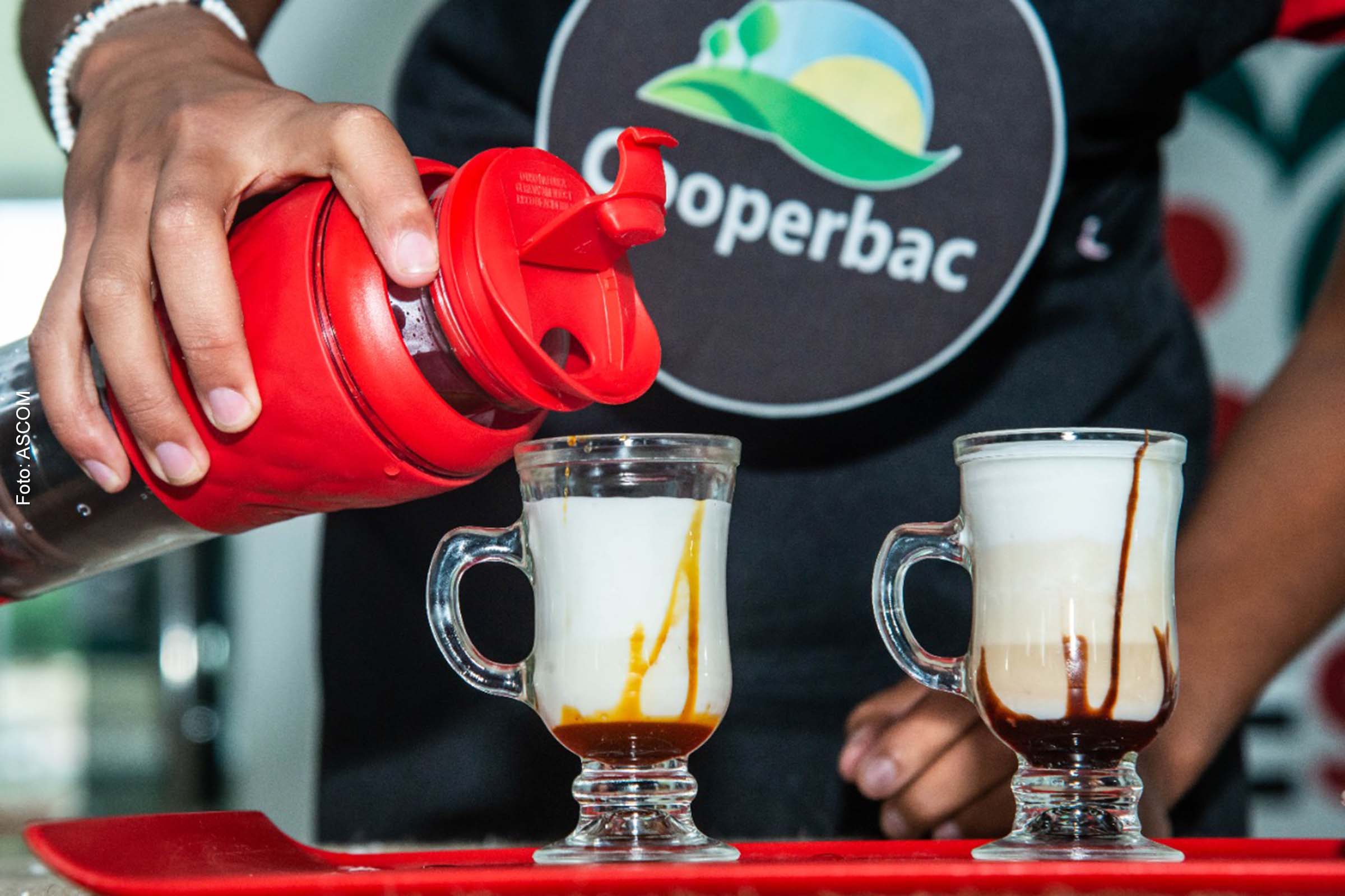 Toda a produção da coopertaiva passa pelo Laboratório, onde são certificados e emitidos laudos técnicos, que habilitam o produto da Cooperbac para a comercialização.