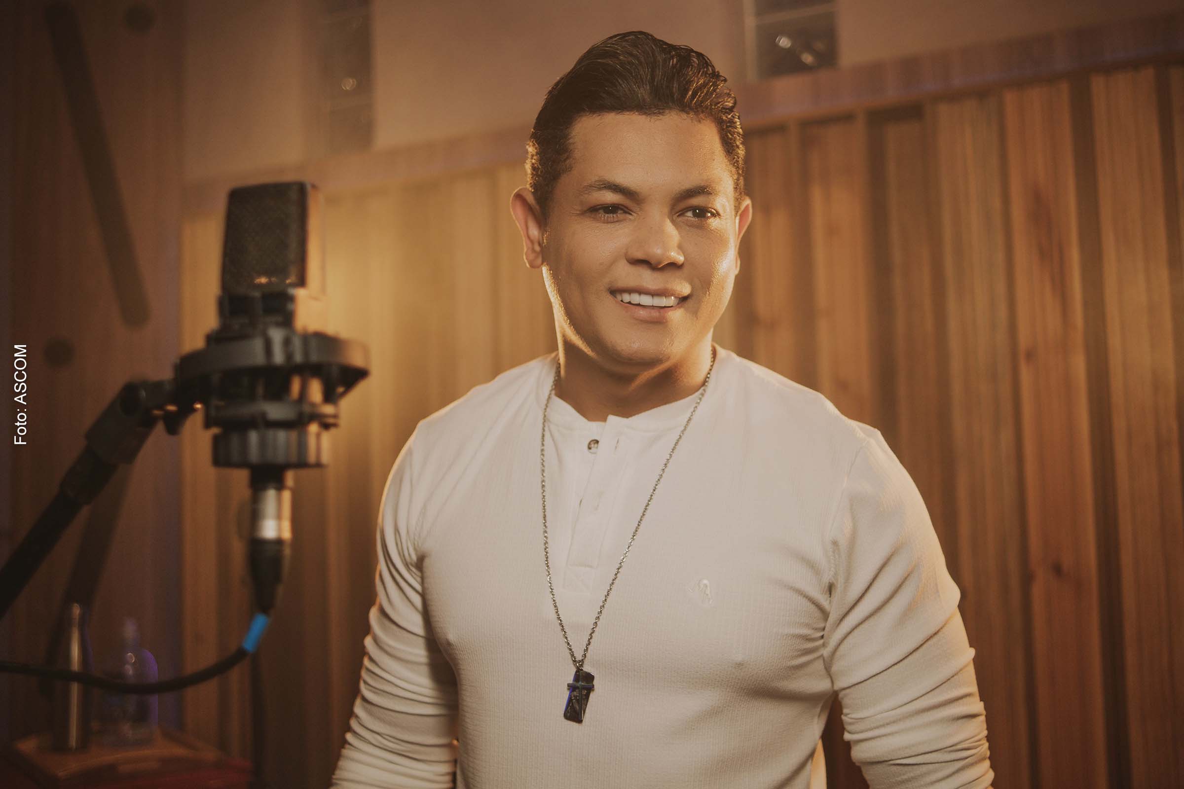 Jaldo Rodrigues lança o primeiro CD em carreira solo.