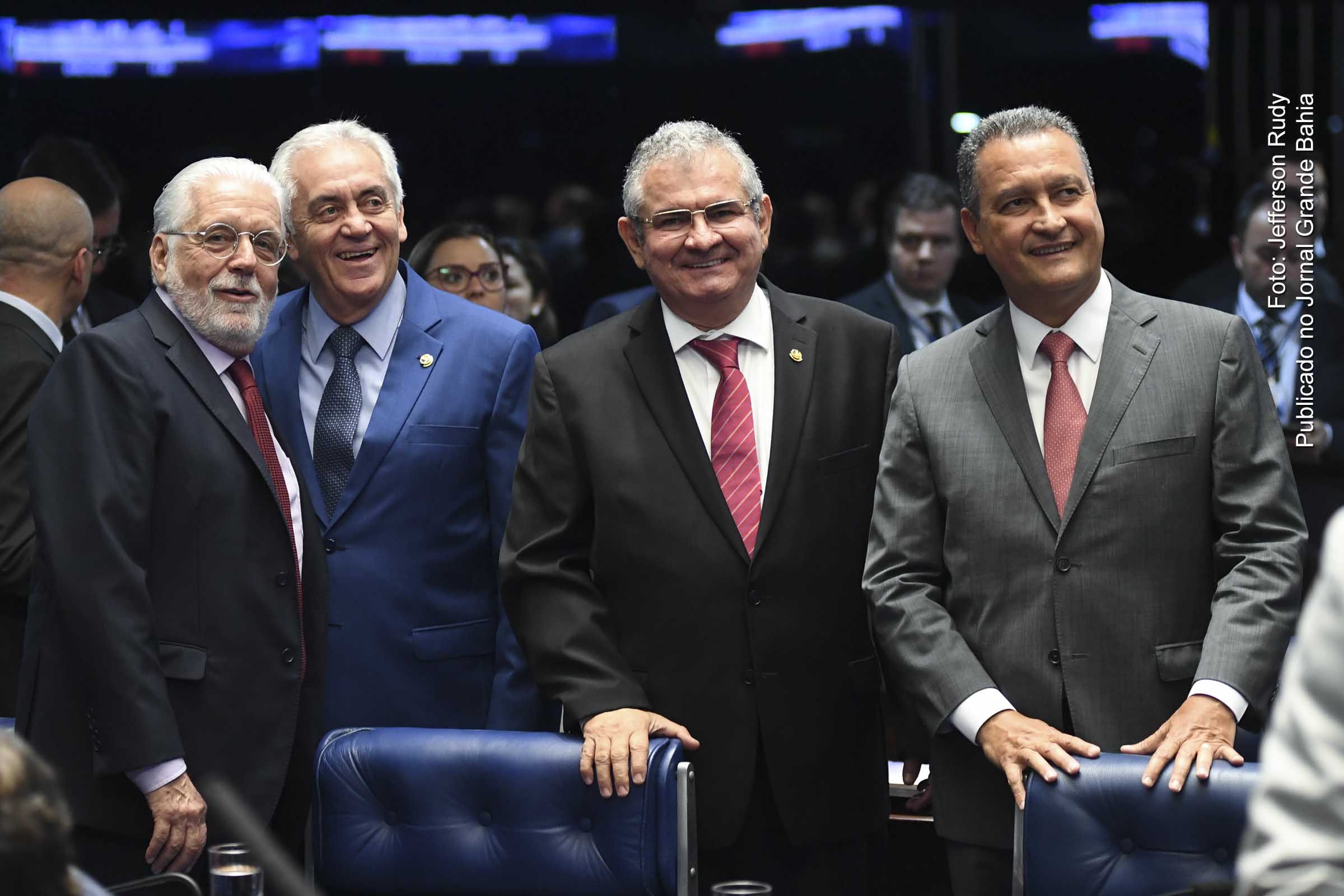 Senadores Jaques Wagner (PT), Otto Alencar (PSD), Angelo Coronel (PSD), ao lado do governador Rui Costa (PT).