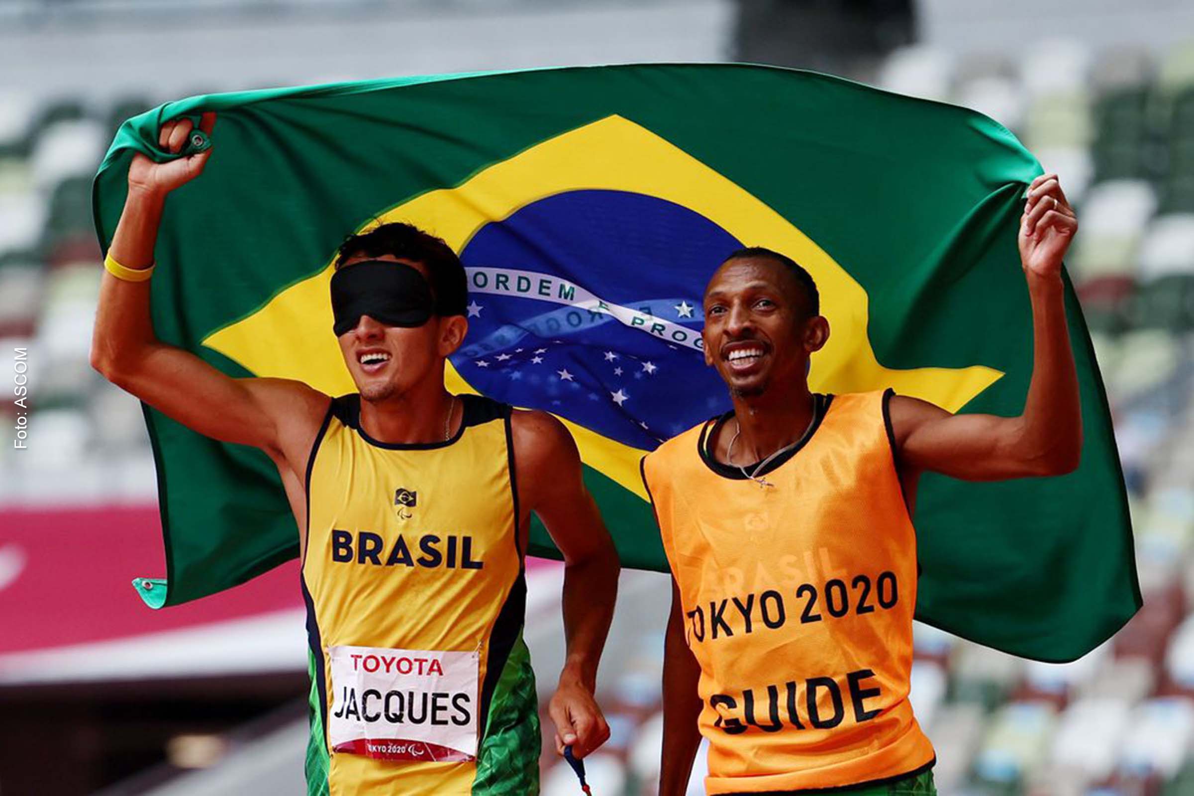 Velocista Yelstin Jacques durante competição, nas paraolimpíadas de Tóquio.