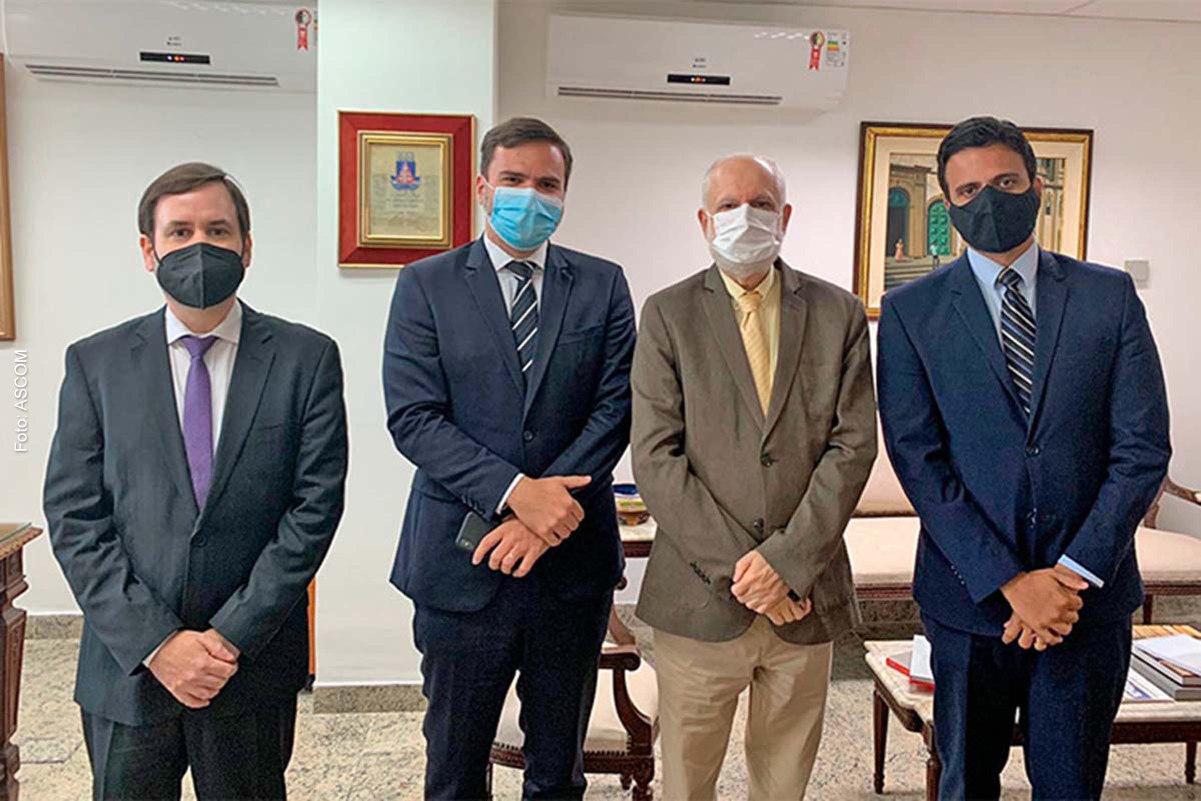 Na oportunidade, o procurador e o presidente aproveitaram para tratar de assuntos de interesse da Advocacia Geral da União e para abrir um canal de diálogo permanente.