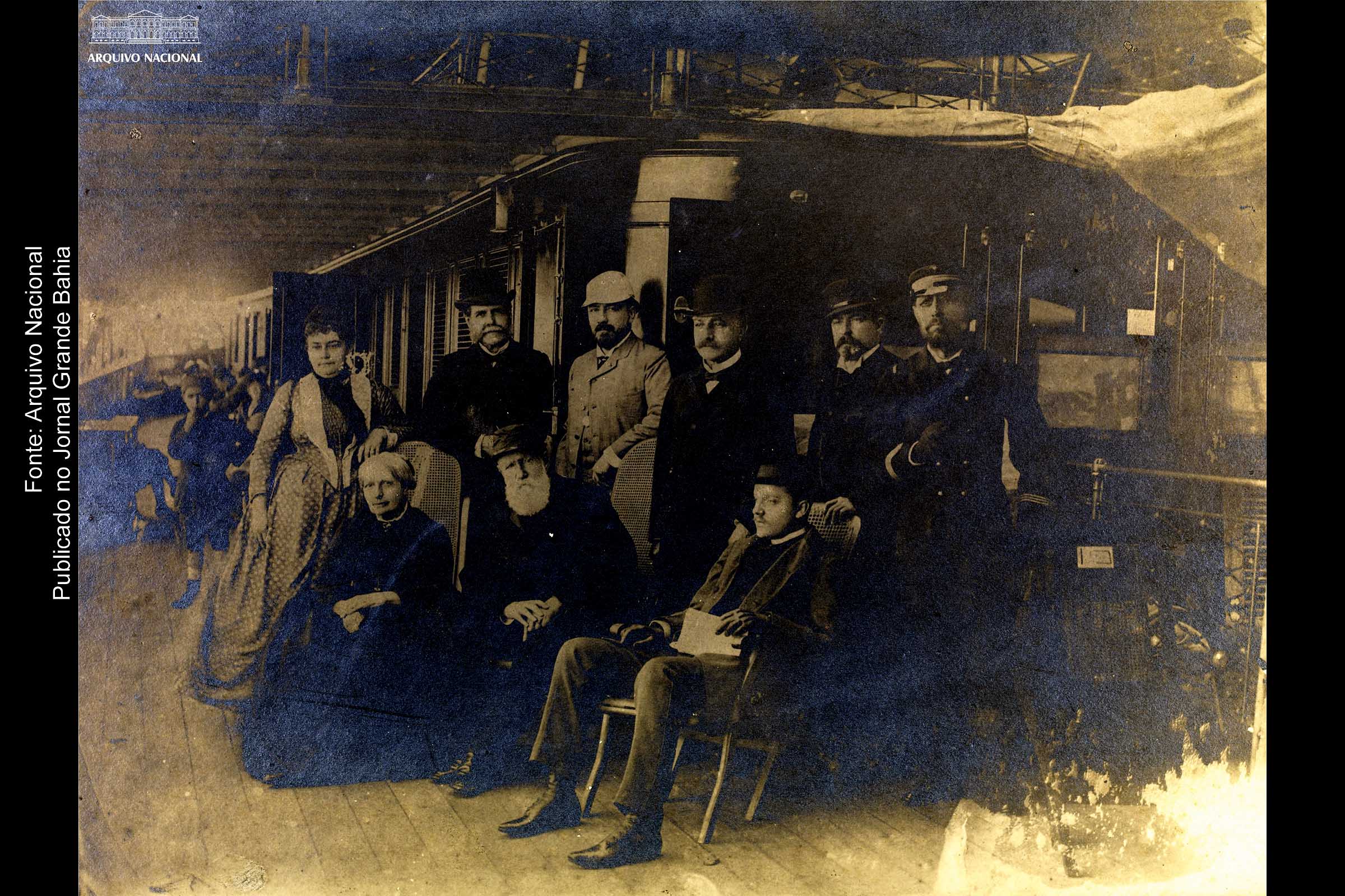 Fotografia mostrando o imperador Pedro II, a imperatriz Teresa Cristina e comitiva a bordo do navio Congo em sua terceira viagem à Europa, 1887-1888.