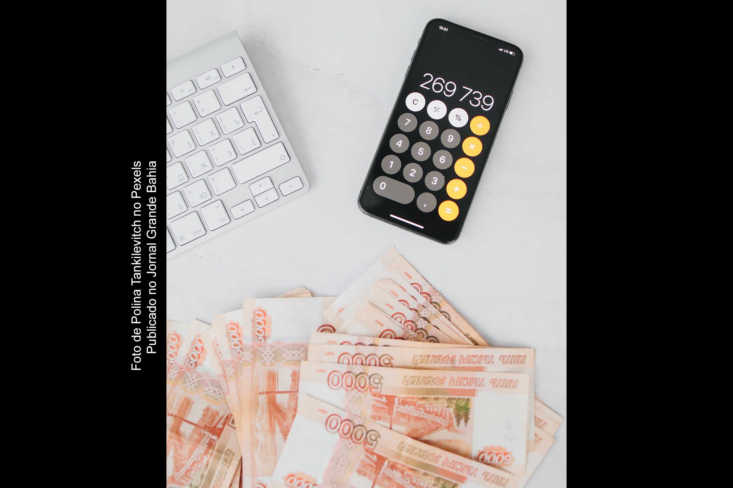 A Rússia passou anos se preparando para este momento. Os cerca de US$ 630 bilhões de reservas internacionais poderiam ser usadas para ajudar a sustentar o rublo por um tempo considerável. Talvez o presidente Vladimir Putin esteja mais preparado para sanções do que os EUA esperam.