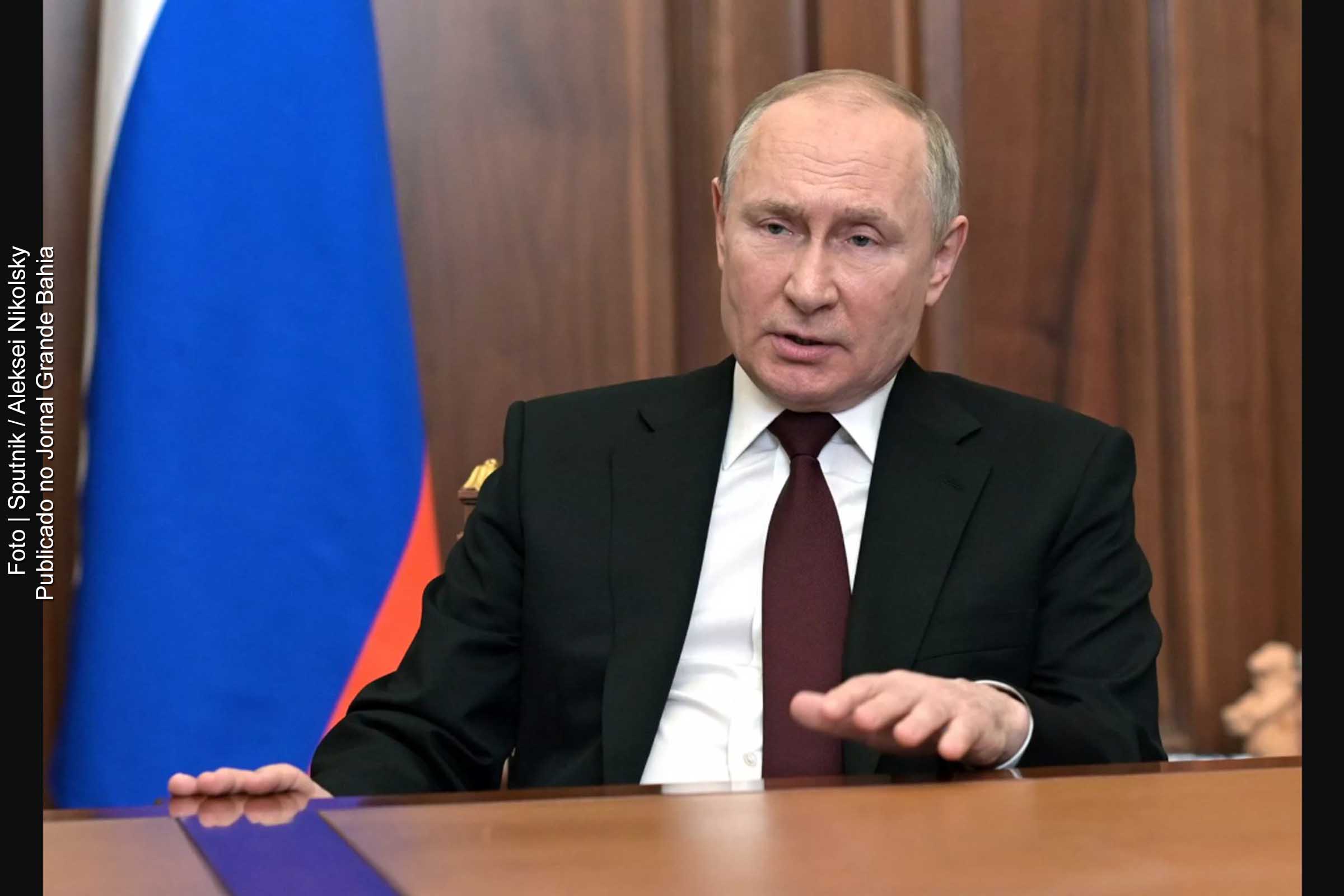 Vladimir Putin, presidente da Rússia, diz que não tem a intenção de ocupar a Ucrânia, mas que responderá com força por ameaças externas à soberania do povo russo na Região de Donbass.