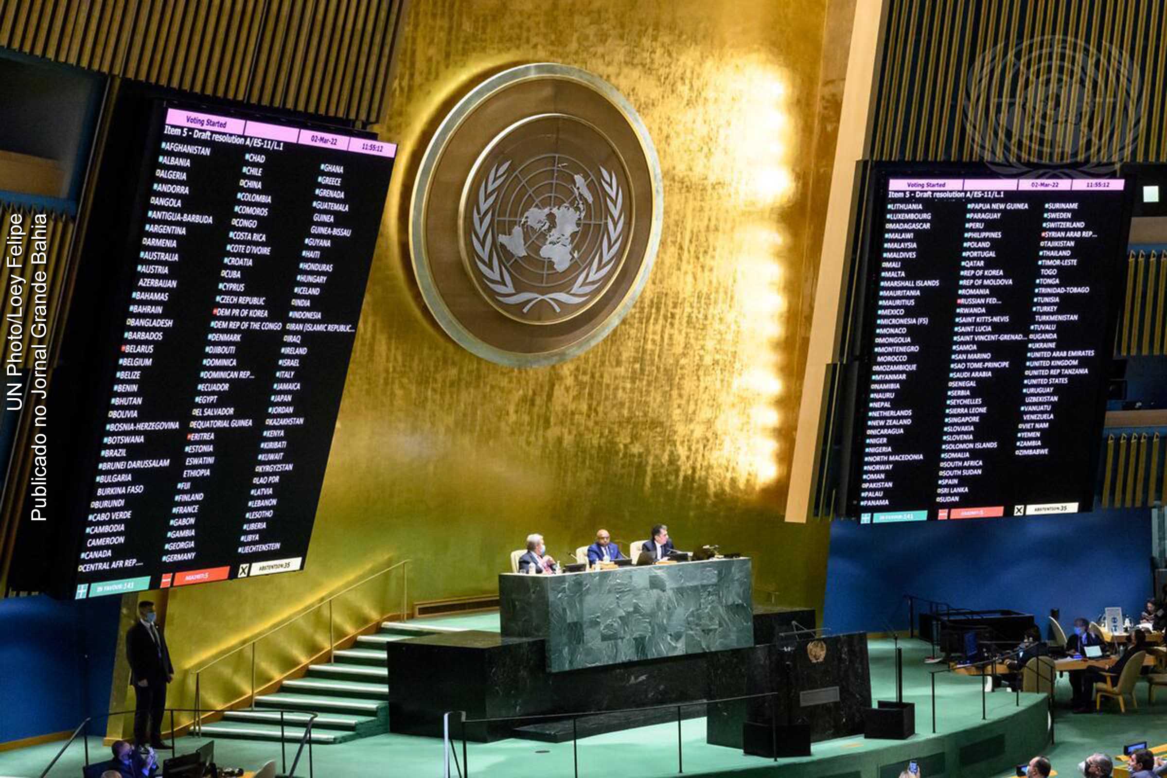 A Assembleia Geral das Nações Unidas aprovou por maioria esmagadora uma resolução na quarta-feira (02/03/2022) exigindo que a Rússia encerre imediatamente suas operações militares na Ucrânia. Um total de 141 países votaram a favor da resolução, que reafirma a soberania, independência e integridade territorial da Ucrânia.