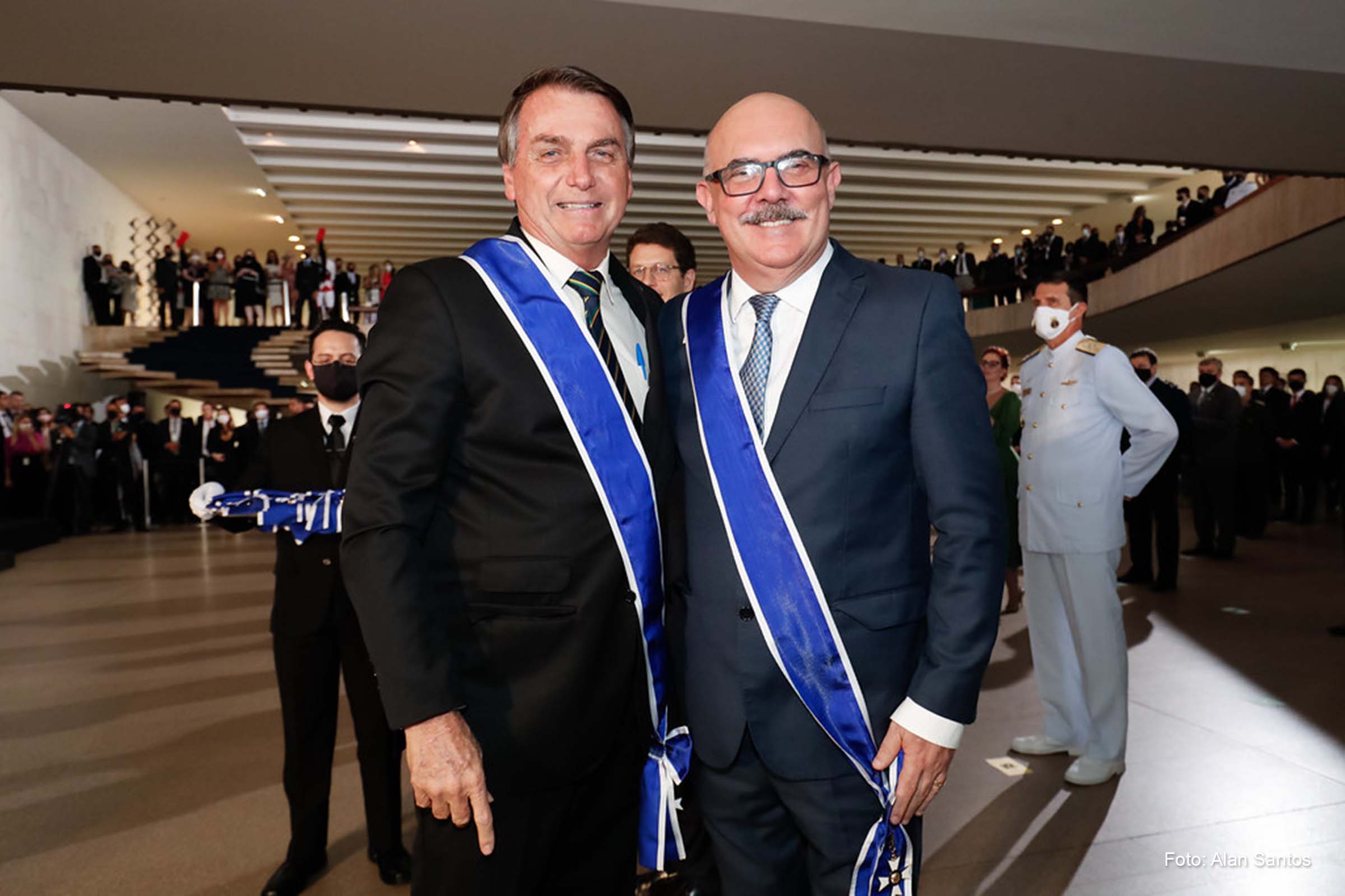 Presidente Jair Bolsonaro ordenou esquema com dinheiro do MEC, diz ministro; PT exige investigação