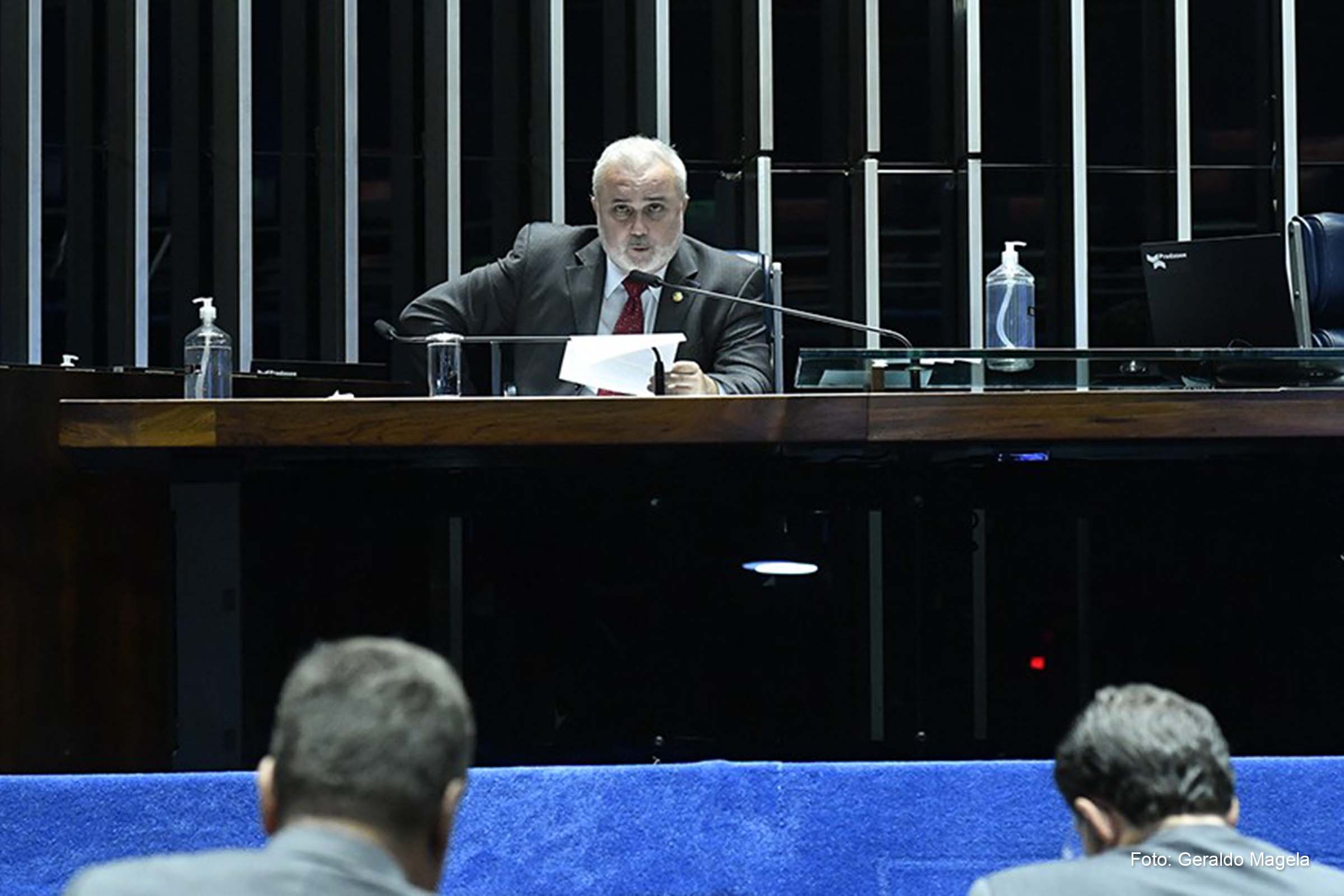 Agora a proposta, que foi aprovada na forma do substitutivo apresentado pelo relator da matéria, senador Jean Paul Prates, retorna para nova votação na Câmara dos Deputados.