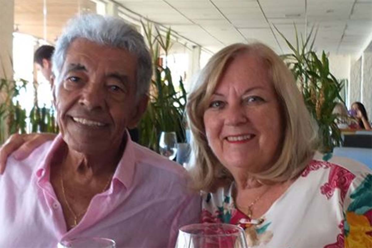 João Veloso e Martine afivelando malas para um giro na primavera europeia.