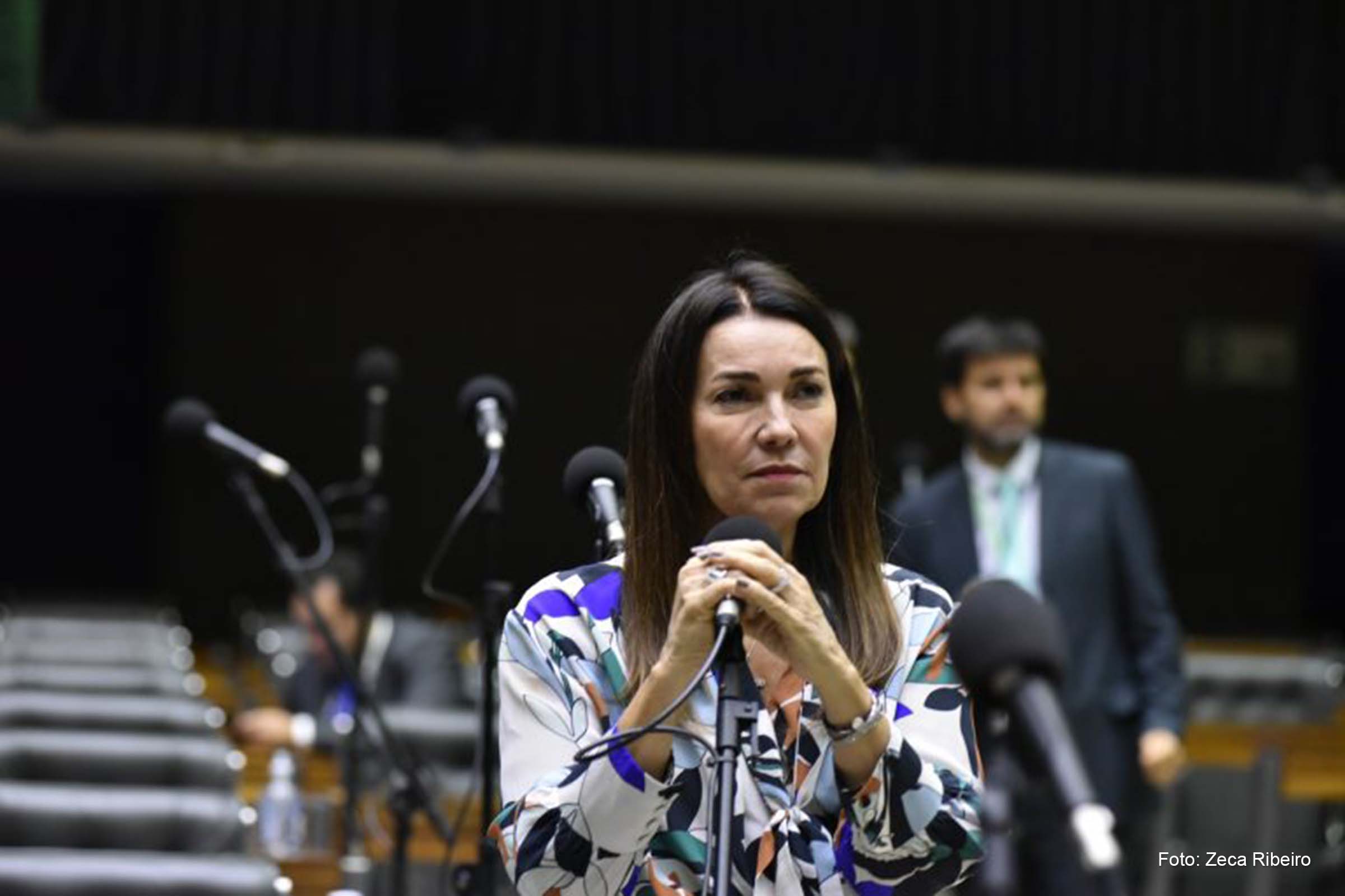 Câmara dos Deputados aprova proposta que inclui na Constituição regras para candidaturas femininas