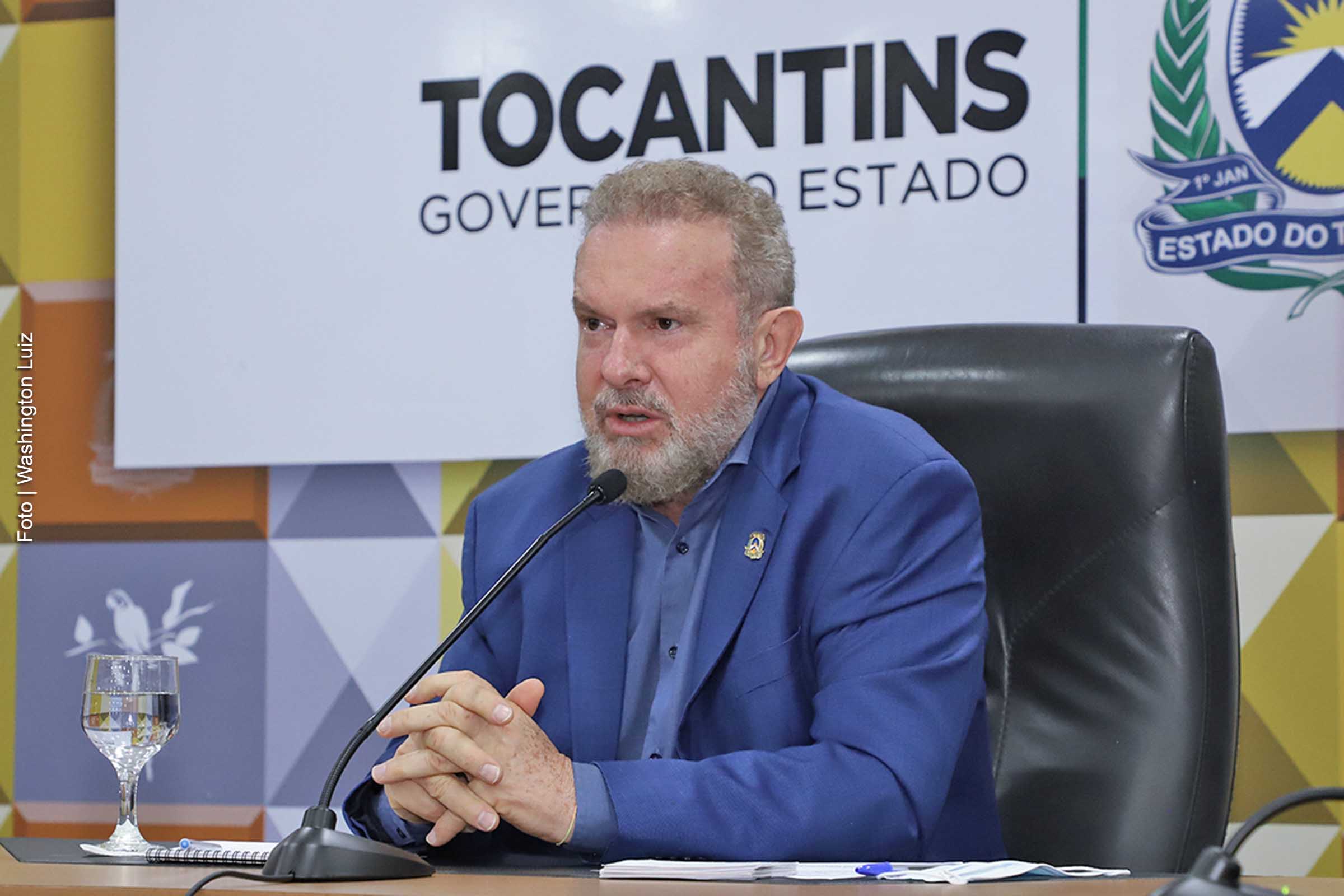 Mauro Carlesse (PSL) renuncia durante afastamento do cargo de governador.