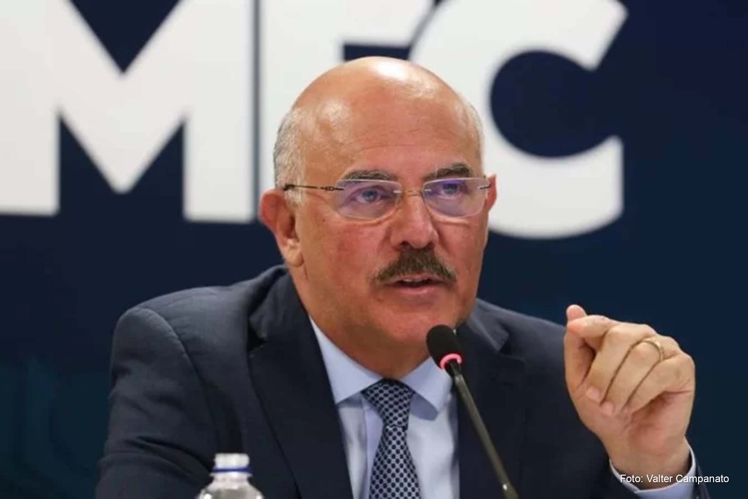 CE vai ouvir ministro da Educação por denúncia de favorecimento