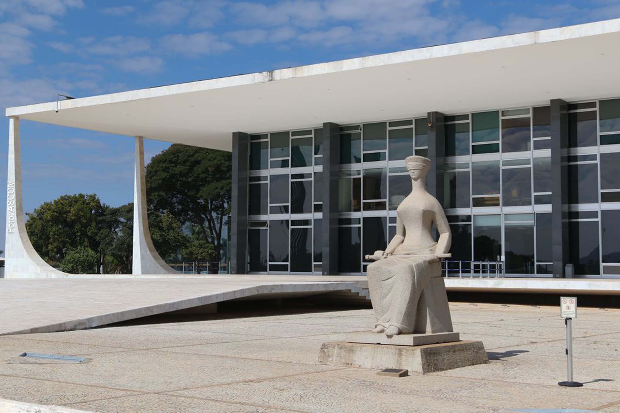Suspensão deve durar até que o plenário do Supremo julgue o mérito de um pedido de trancamento definitivo da ação, feito pela defesa de Lula.