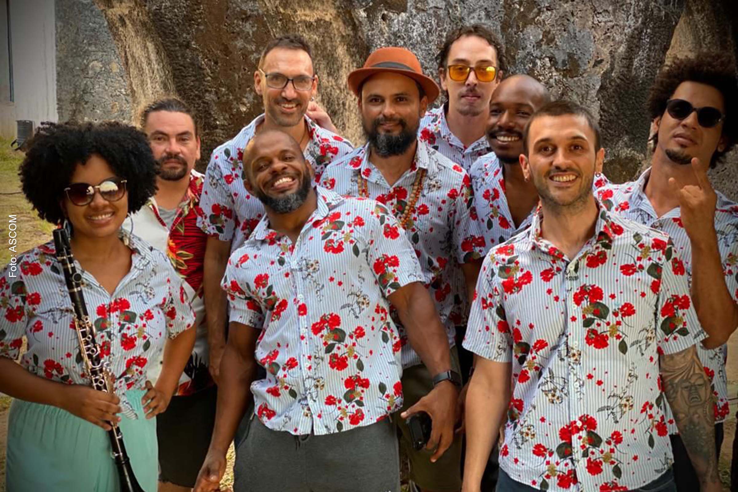 Sonora Amaralina, que é uma orquestra de Cumbia, é a atração de domingo na Casa da Mãe.