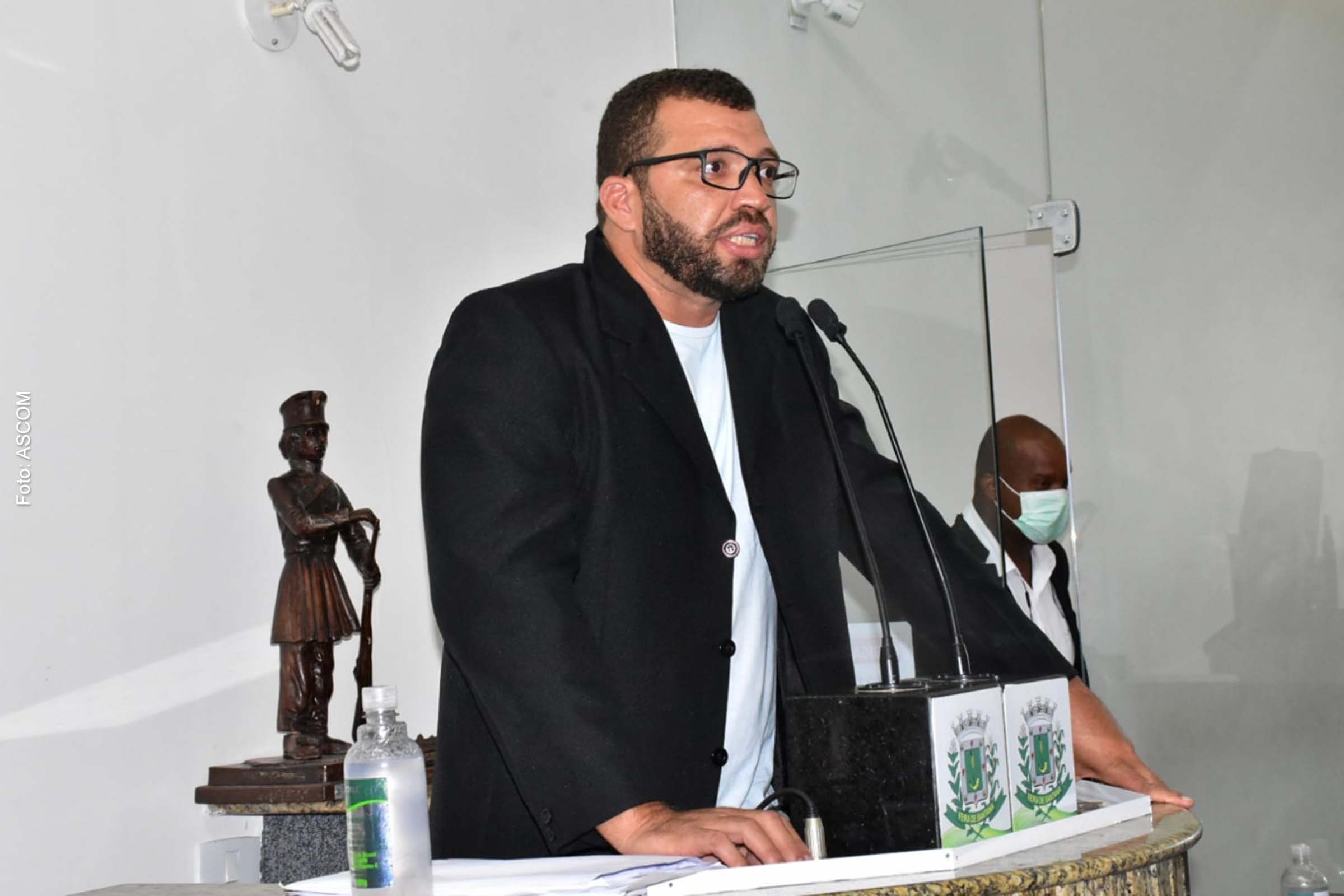 Presidente do Sindicato dos Metalúrgicos de Feira de Santana e Região, Tiago Simões, que discursou na Tribuna Livre da Câmara Municipal.