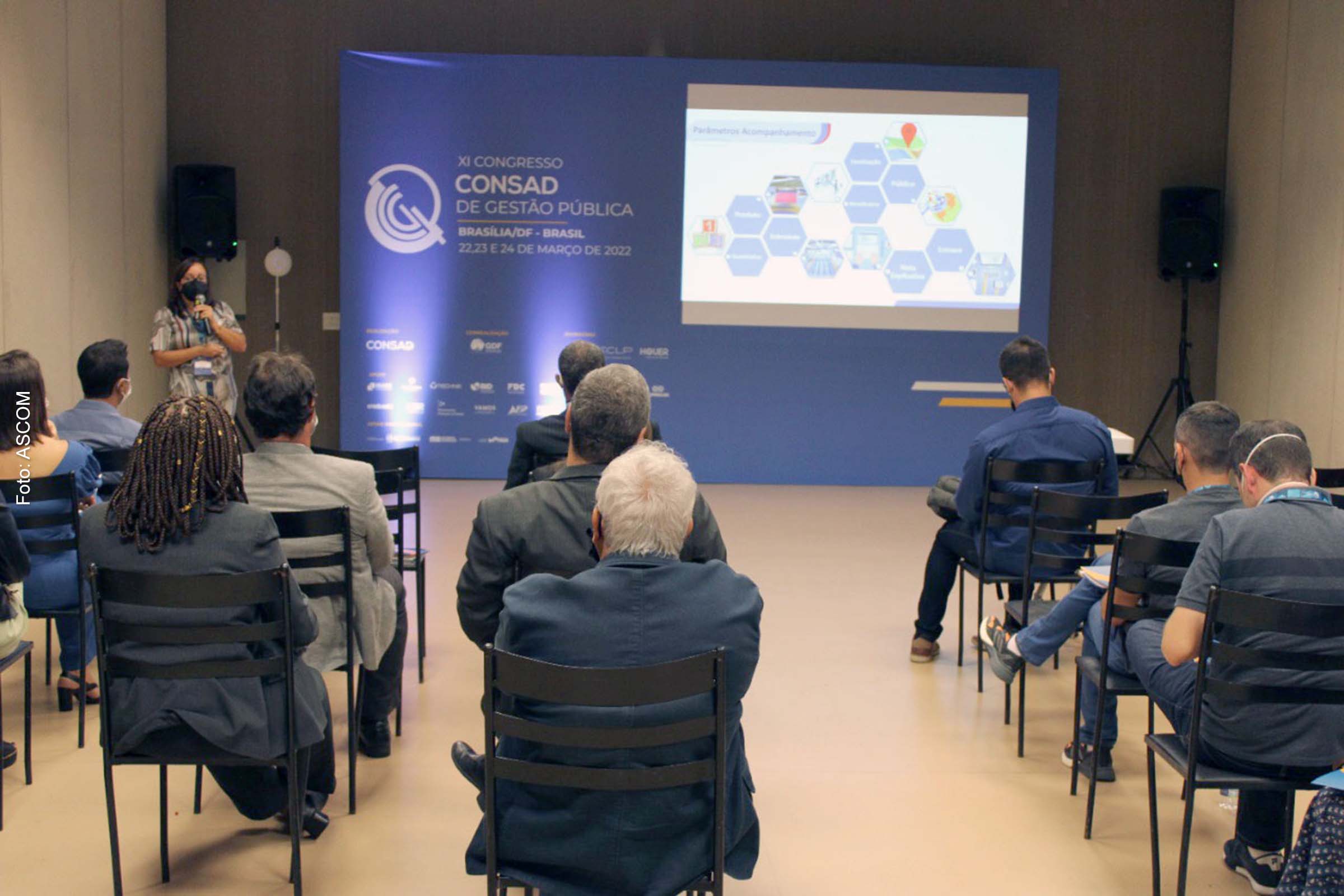 Na oportunidade, as servidoras Patrícia Borges e Fabiane Louise, coautoras do trabalho ao lado dos servidores Alexandre Junqueira e Maria Presídio, representaram a Seplan no evento.