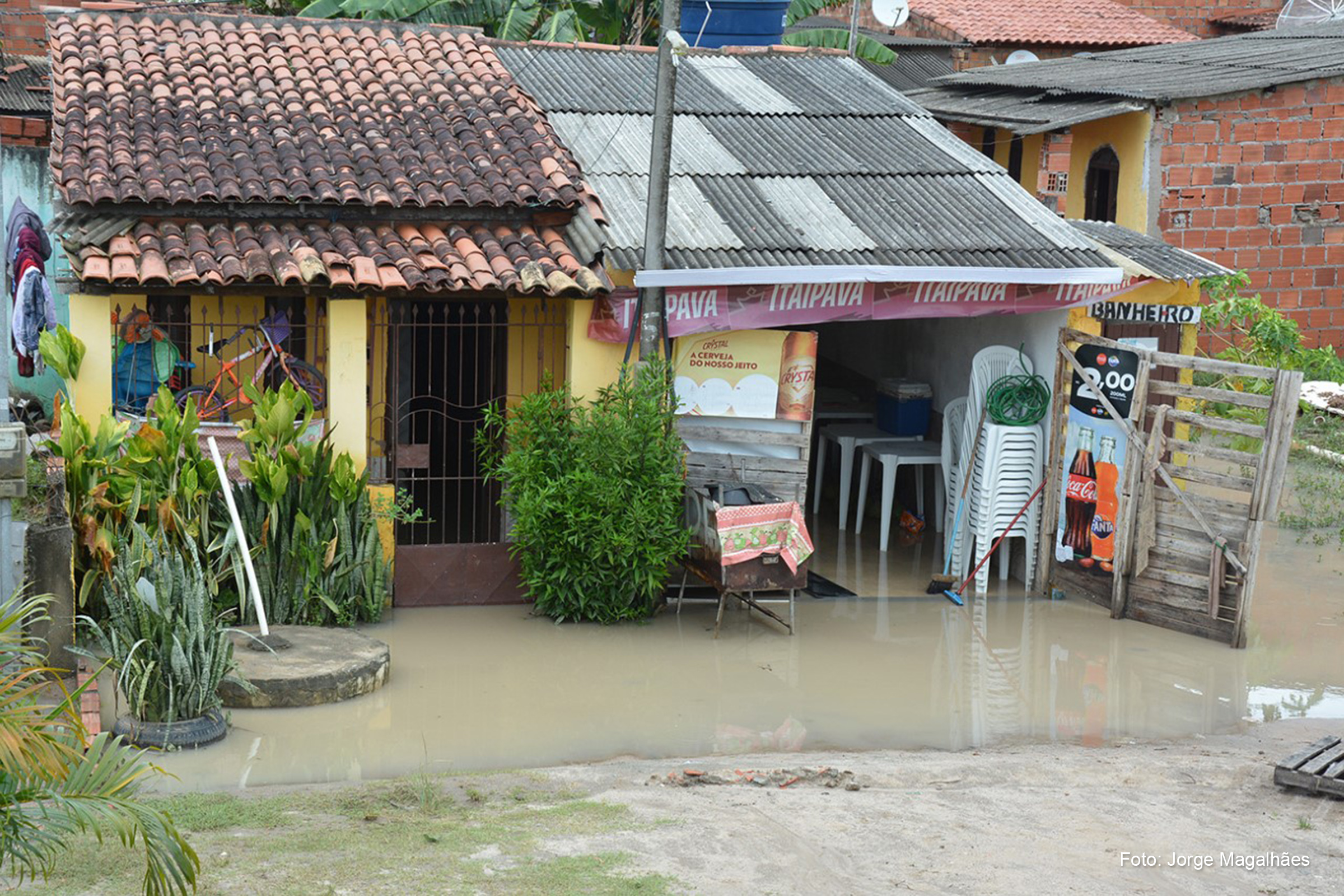 A ação para retirada de água das chuvas foi realizada com 22 viagens.