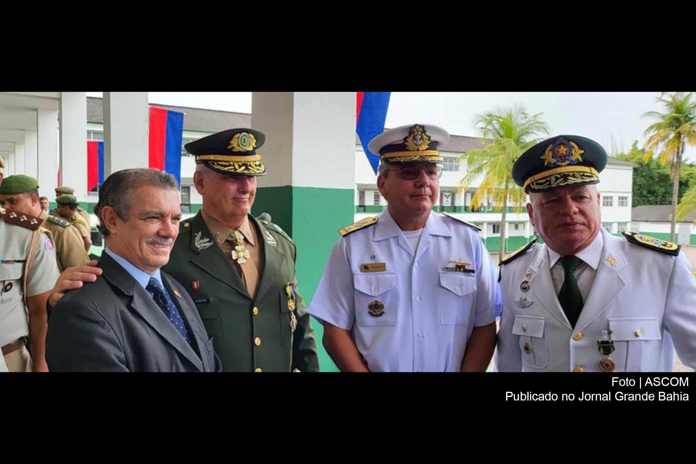 Desembargador do TJBA Baltazar Miranda Saraiva, general de divisão Marcelo Arantes Guedon, vice-almirante Humberto Caldas da Silveira Júnior e o coronel da PMBA Paulo José Reis de Azevedo Coutinho.