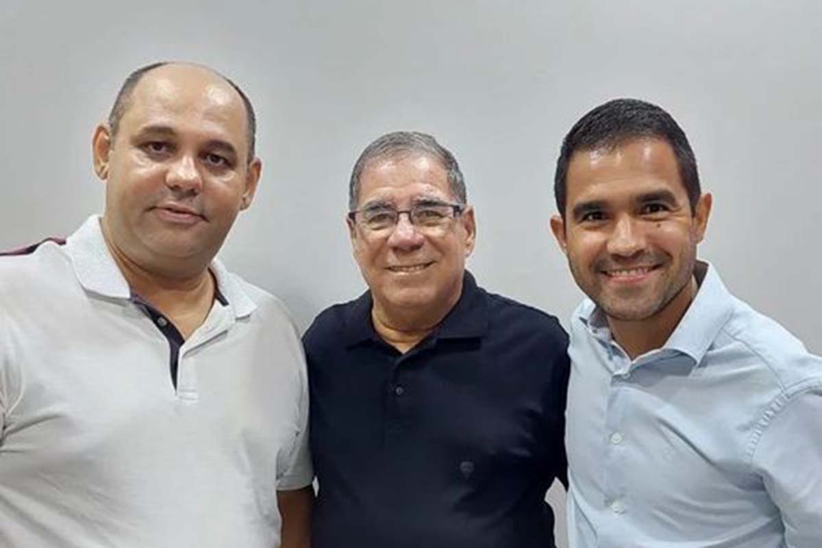 O jornalista e cientista social Carlos Augusto, diretor e editor do Jornal Grande Bahia (JGB); Antonio José Larageira, jornalista e Diretor de Operações em Conteúdos de Marketing do JGB; e o publicitário Thiago Pitombo, diretor de criação da Ok Propaganda.