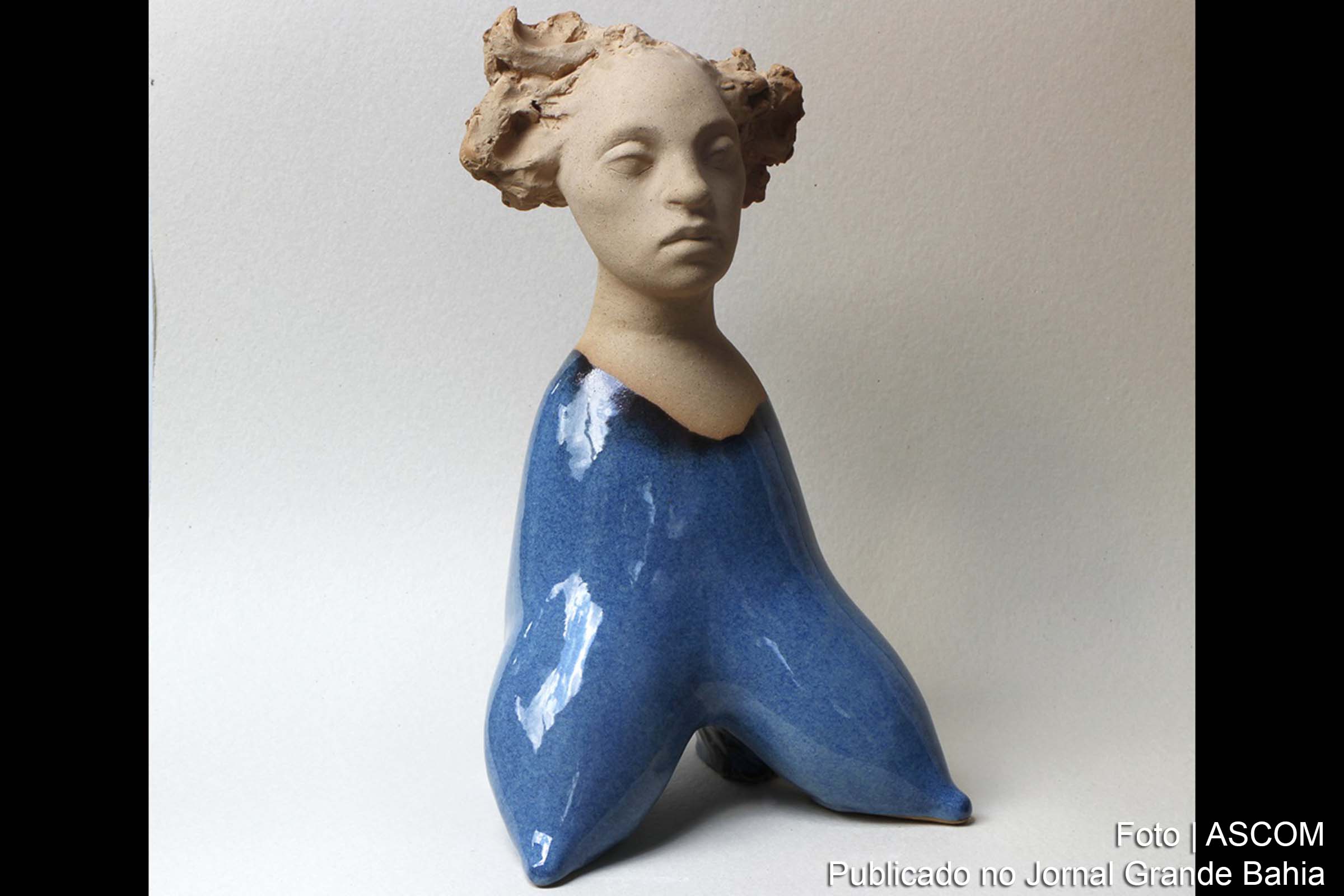 Essa essência feminina está presente nas Ânforas do artista que também integram a mostra.