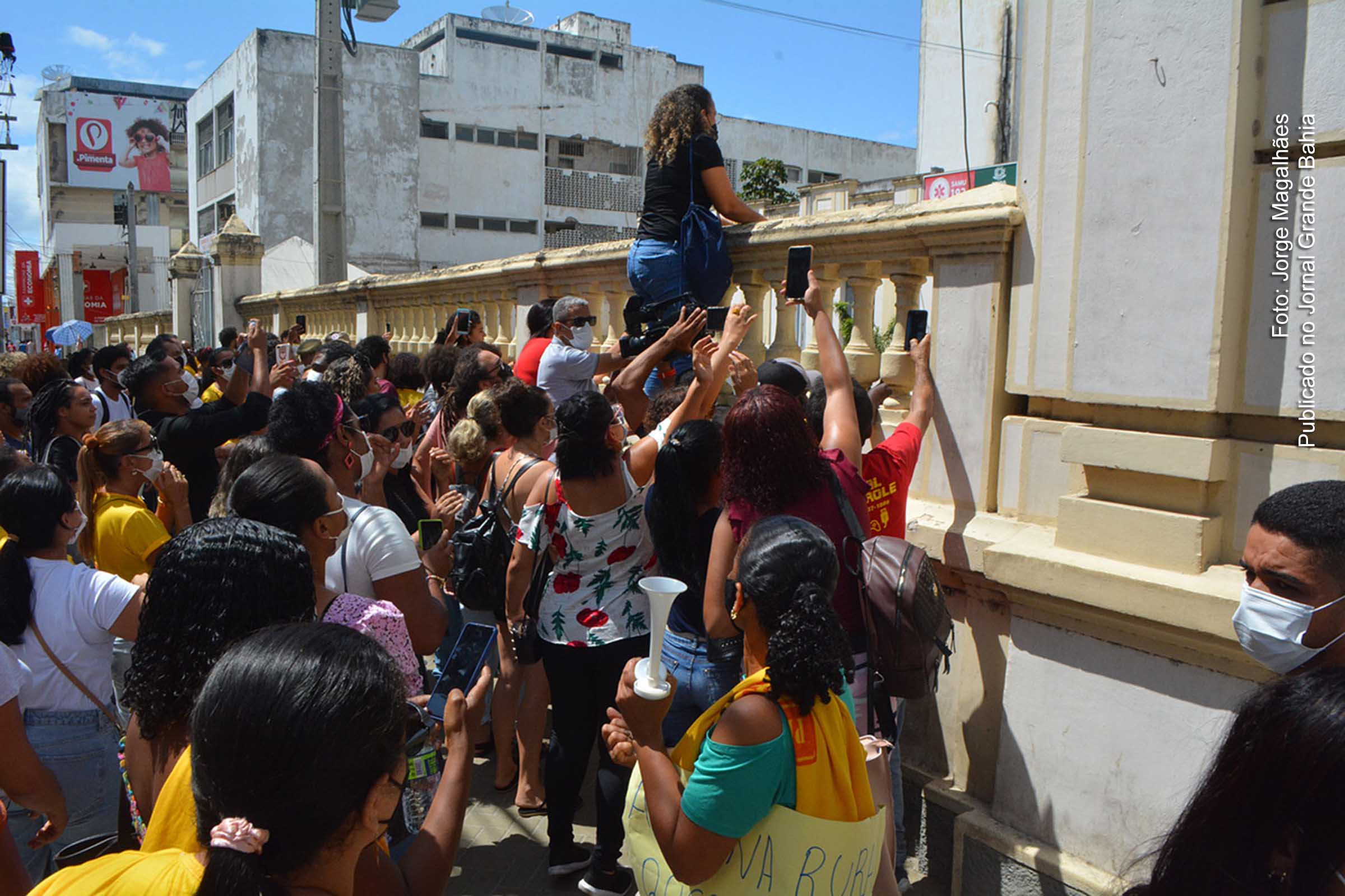 No dia 1º de abril de 2022, o Poder Judiciário determinou que a reintegração de posse em favor do Governo Colbert Martins das instalações do Paço Maria Quitéria, que estavam ocupadas ilegalmente por servidores em greve.