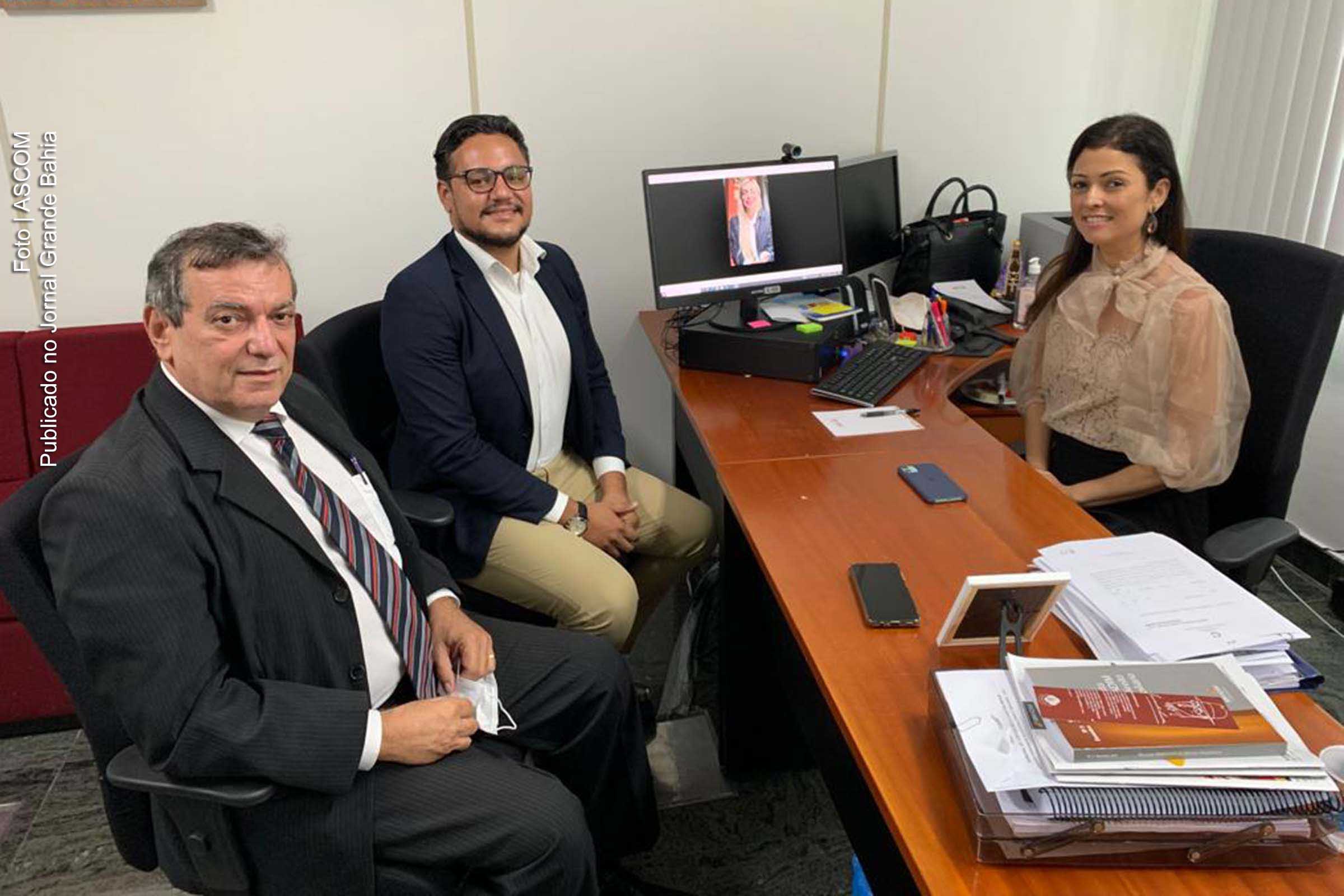 Membros da Corregedoria das Comarcas do Interior e representantes do município de Barra.