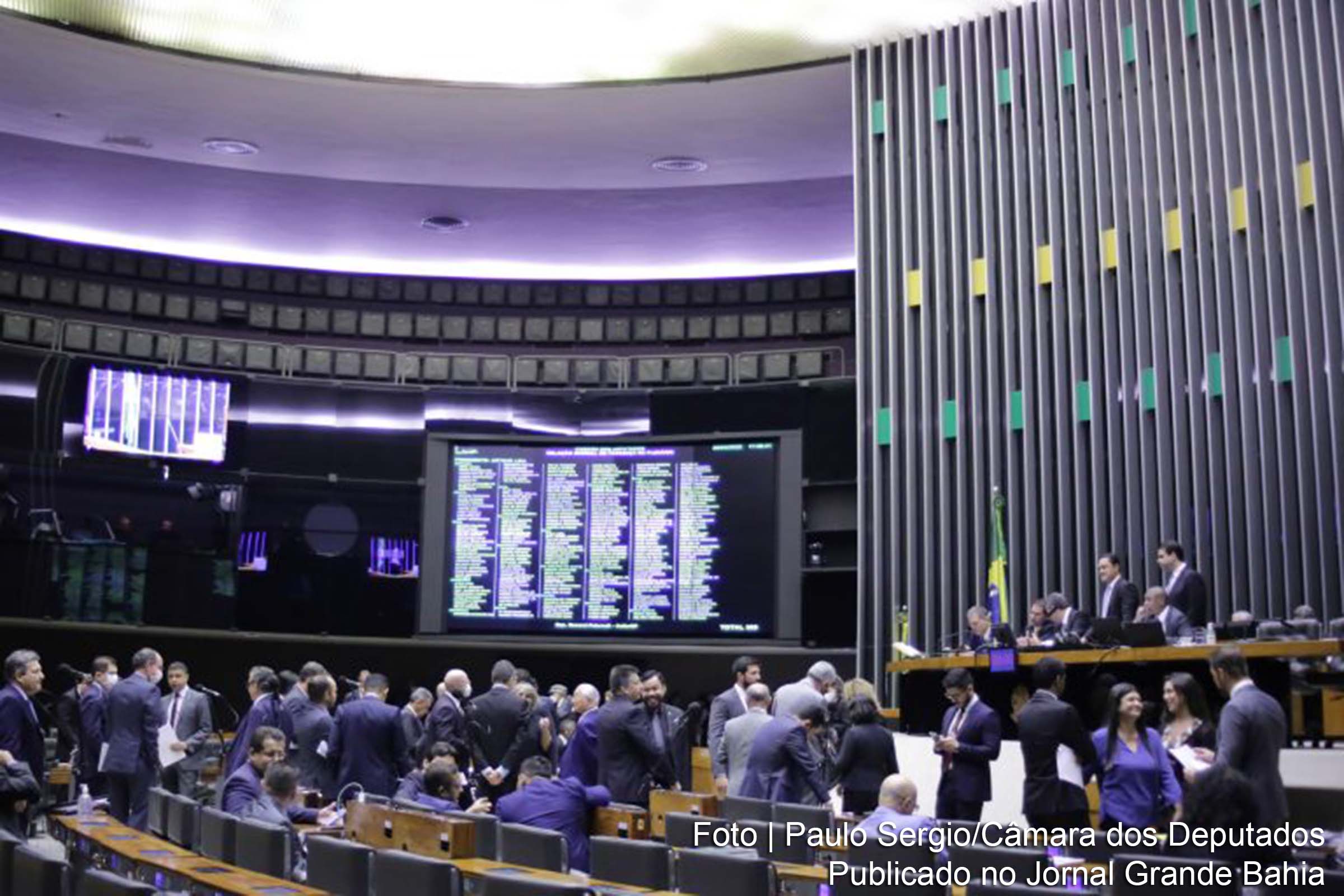 Câmara aprova MP que reformula legislação sobre o setor aéreo