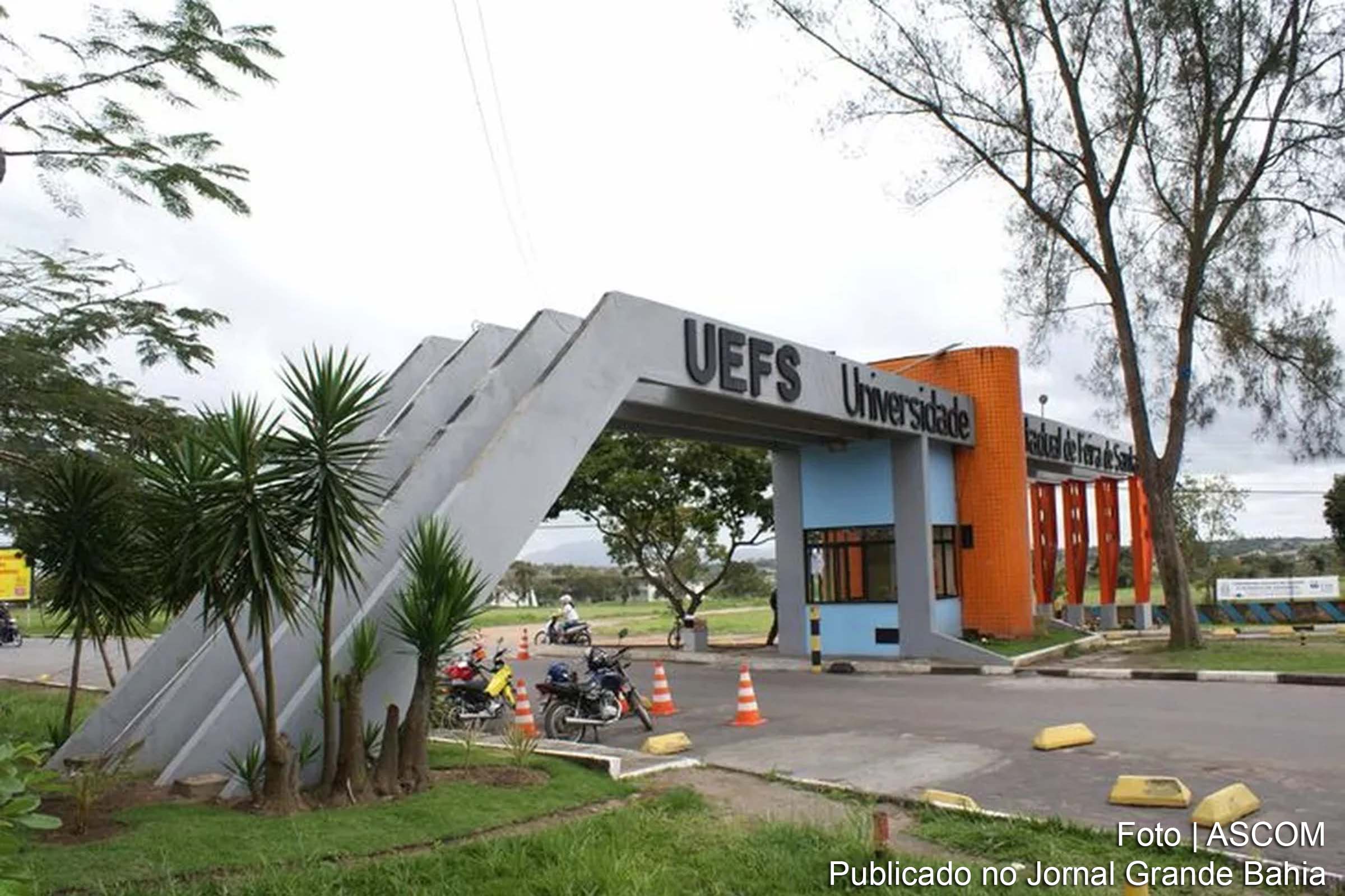 A Feira de Saberes e Sabores da Universidade Estadual de Feira de Santana (UEFS) volta a ser realizada semanalmente, às quintas-feiras, no canteiro central do campus universitário.