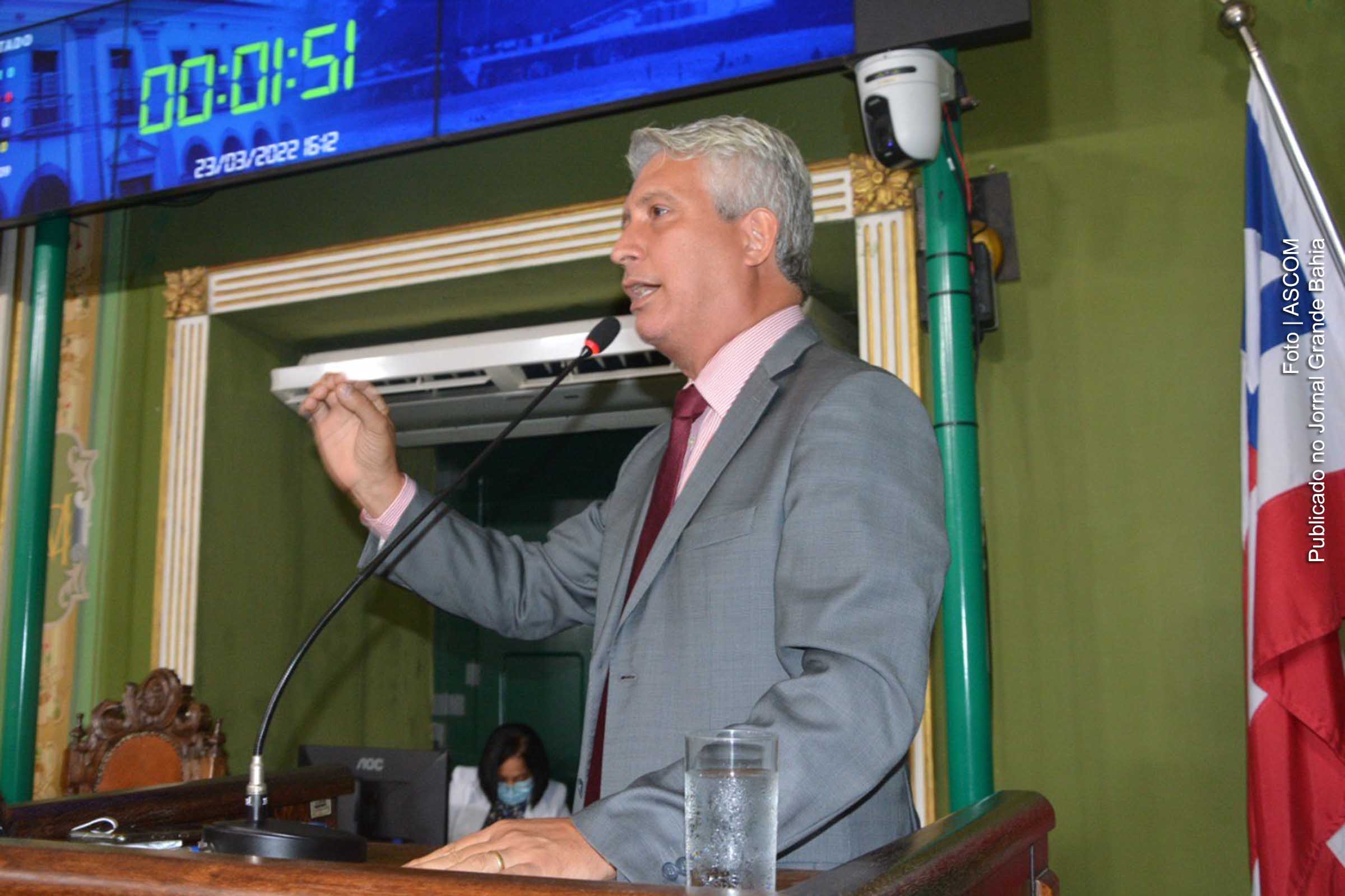 Vereador Henrique Carballal, diz que ACM Neto, enquanto prefeito, tomou uma decisão equivocada ao não optar por uma empresa que fizesse o melhor serviço ou que fizesse uma tarifa mais baixa.