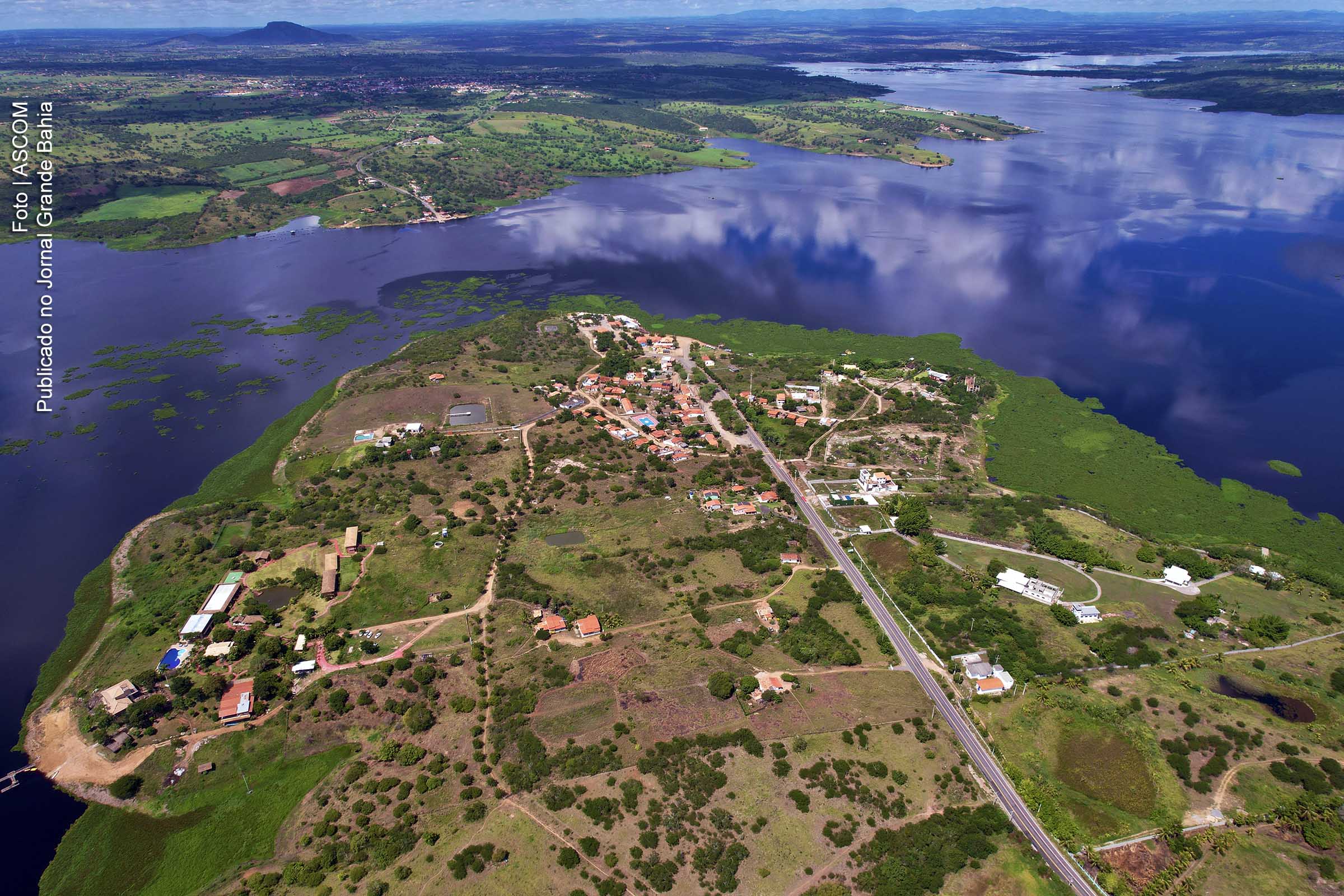 Vista aérea parcial do Lago de Pedra do Cavalo.