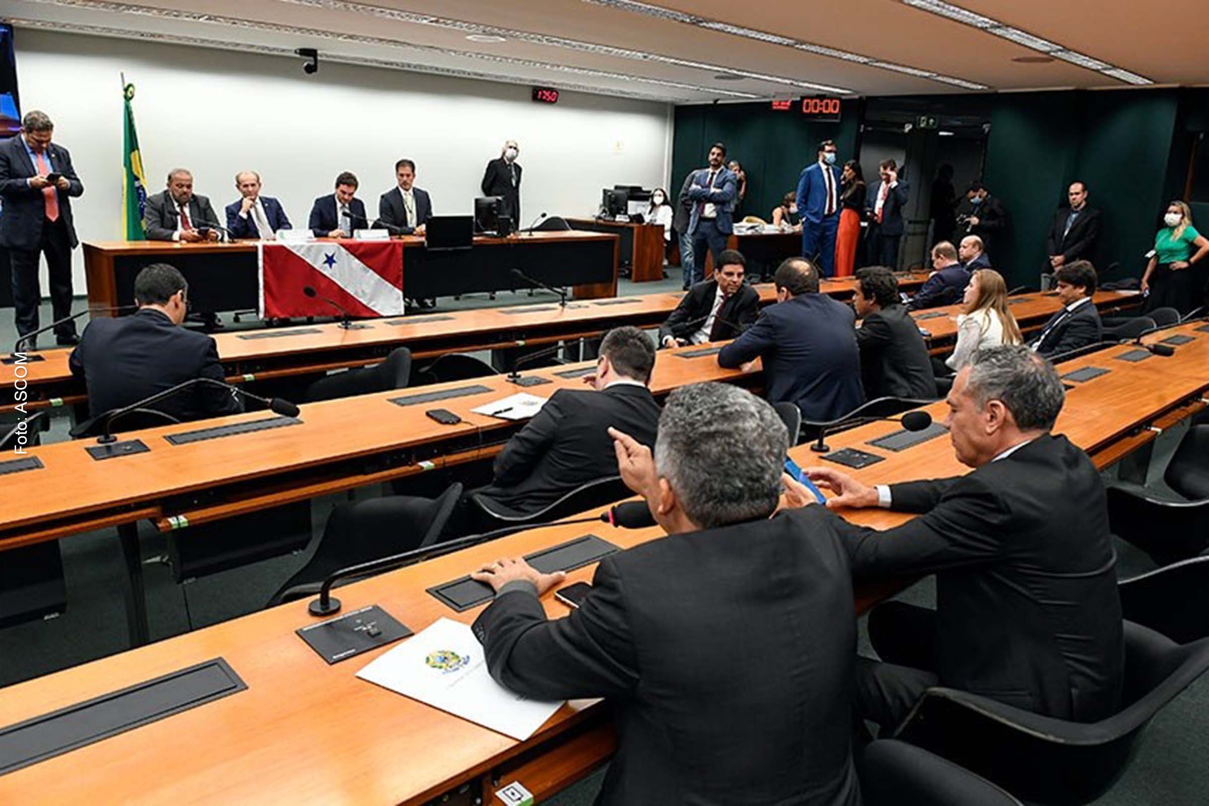 No projeto da Lei de Diretrizes Orçamentárias (LDO), encaminhado pelo Poder Executivo (PLN 5/2022), o teto de 2023 é fixado em R$ 1,711 trilhão.