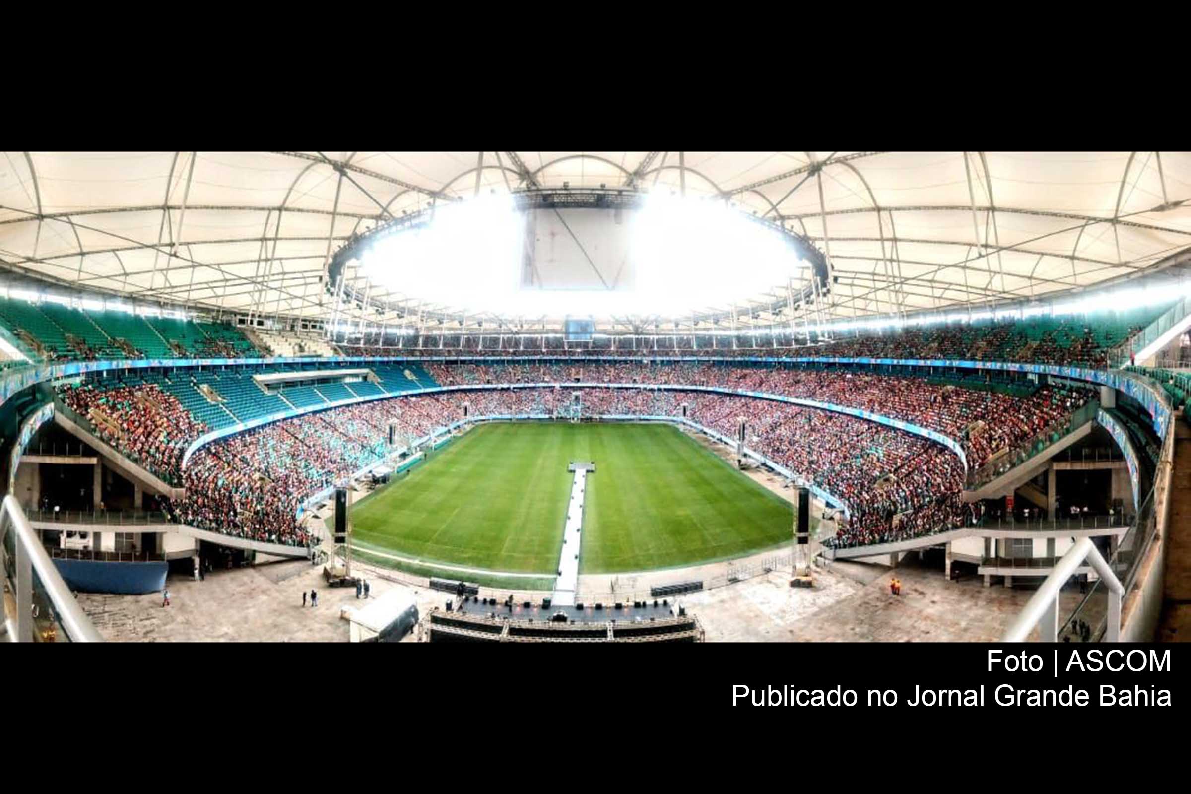 Cerca de 40 mil pessoas participaram de encontro, na Arena Fonte Nova, em Salvador, com mensagem de fé apresentada pelo bispo Bruno Leonardo.