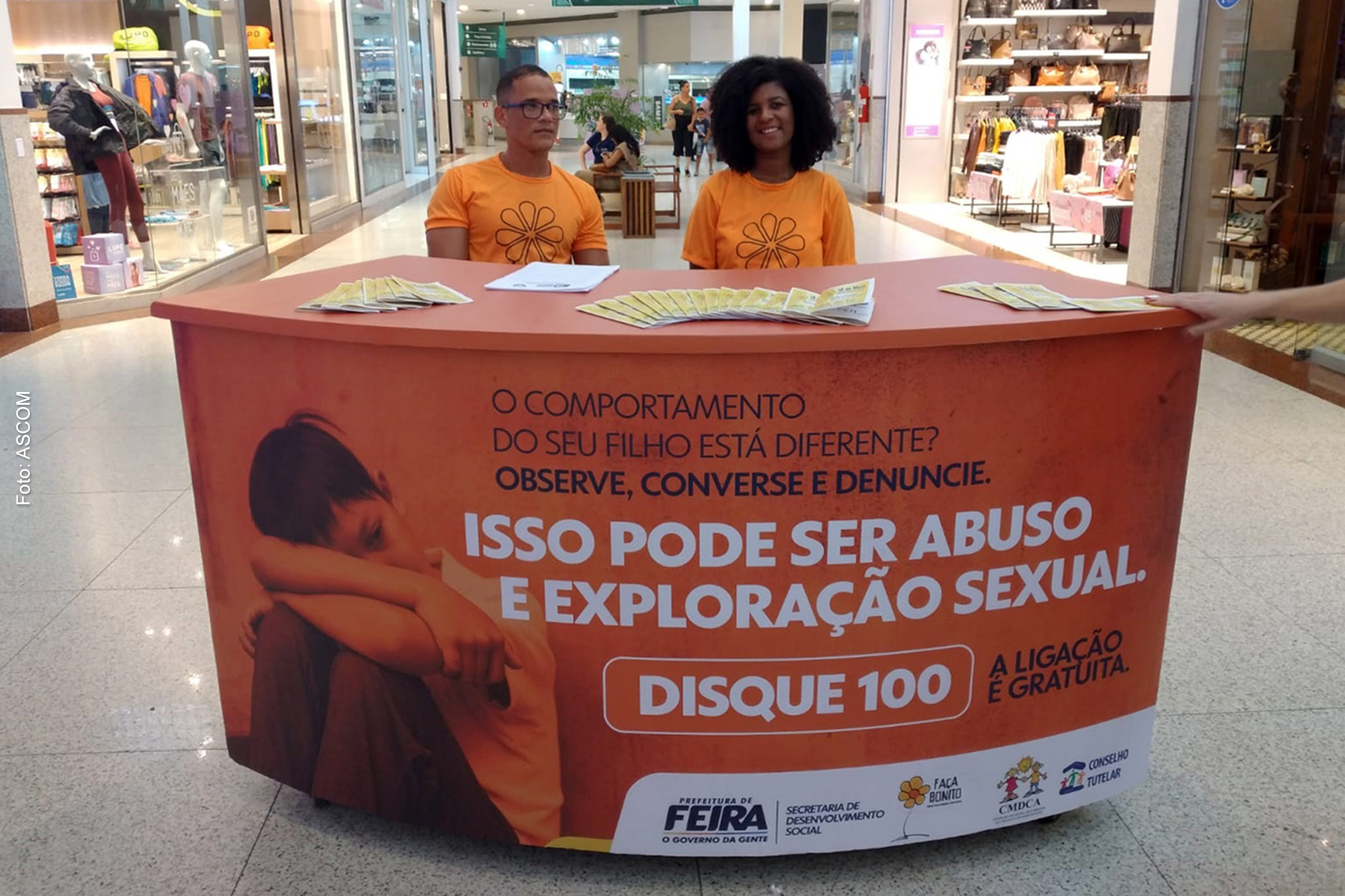 Estande foi montado no Boulevard Shopping para divulgar a campanha, com distribuição de materiais informativos e alertar a sociedade quanto a importância em denunciar.