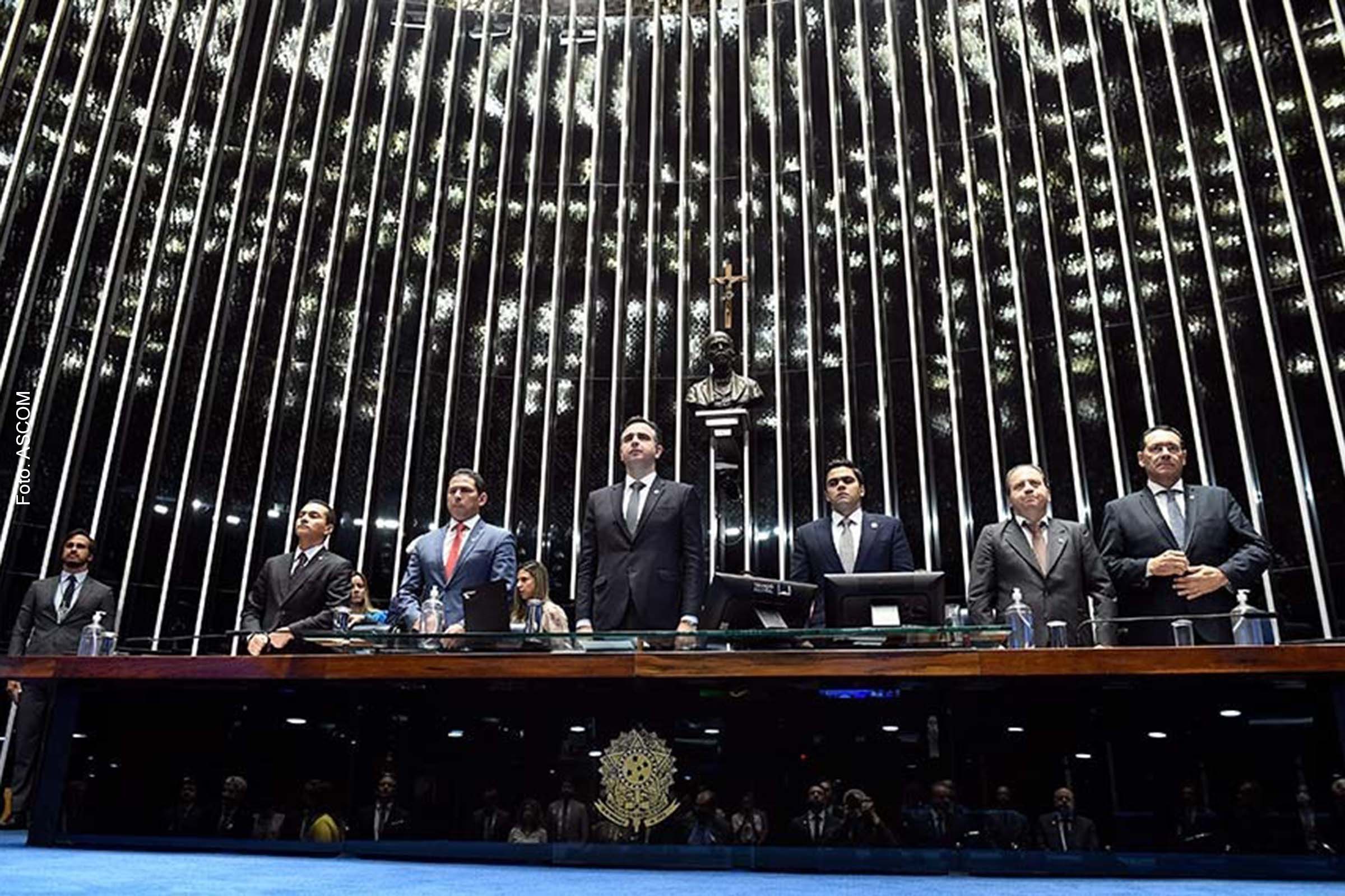 Em sessão solene, o Congresso Nacional promulgou a Emenda Constitucional 121.