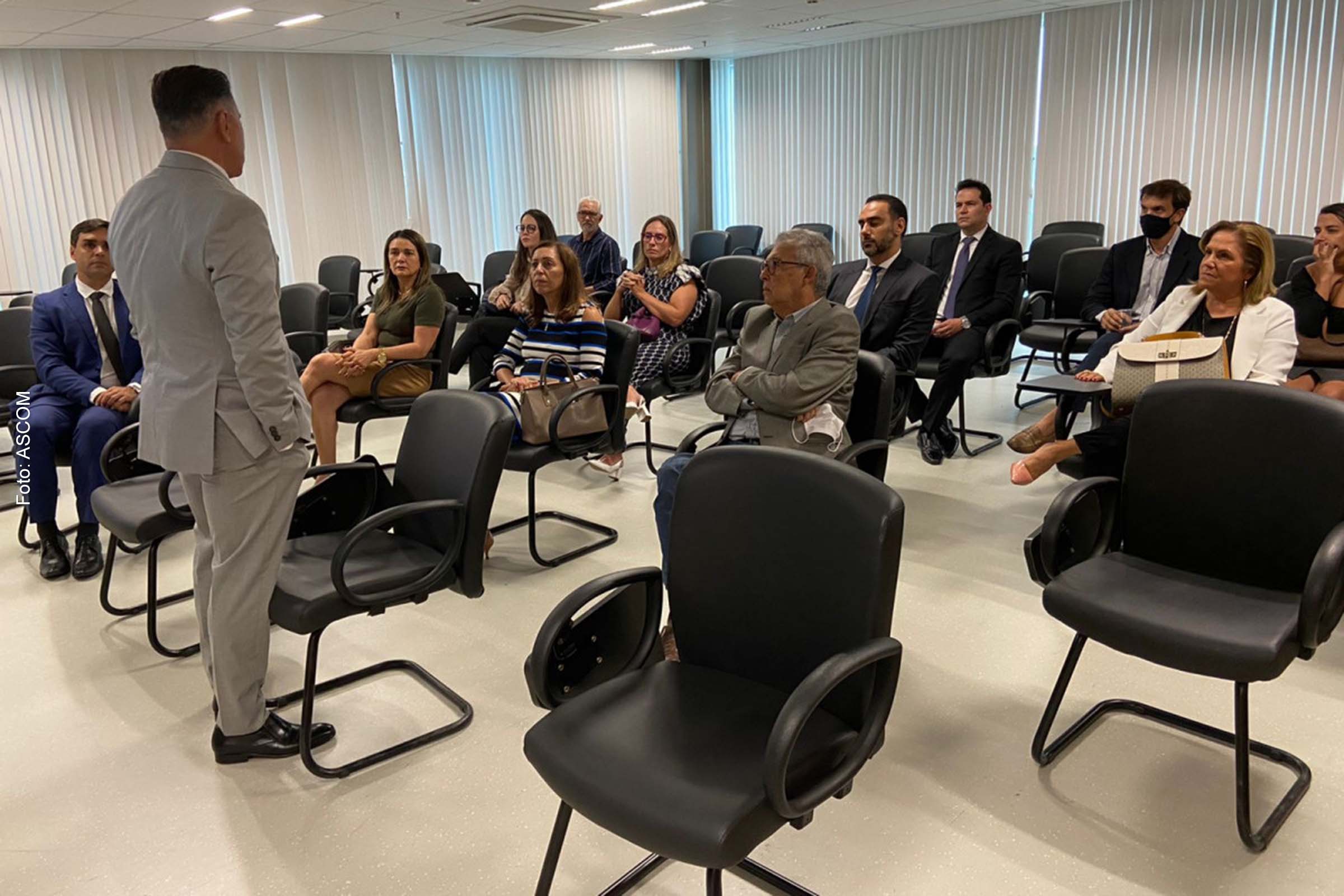 Equipe da Corregedoria-Geral se reuniu com os delegatários dos Cartórios de Registro de Imóveis das comarcas de entrância final, com o objetivo de apresentar a REURB.