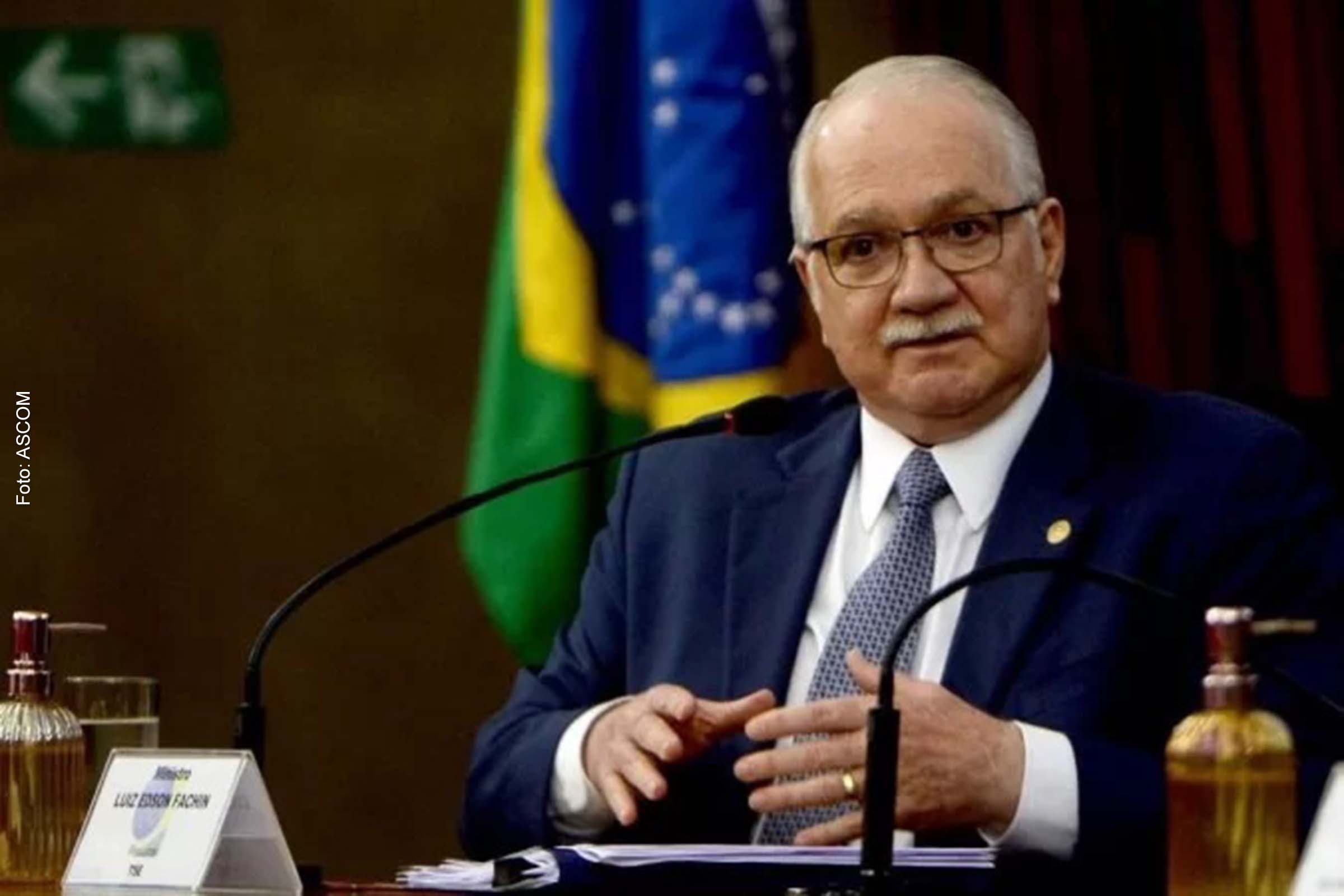 "Quem vai ganhar as eleições é a democracia", disse Edson Fachin.