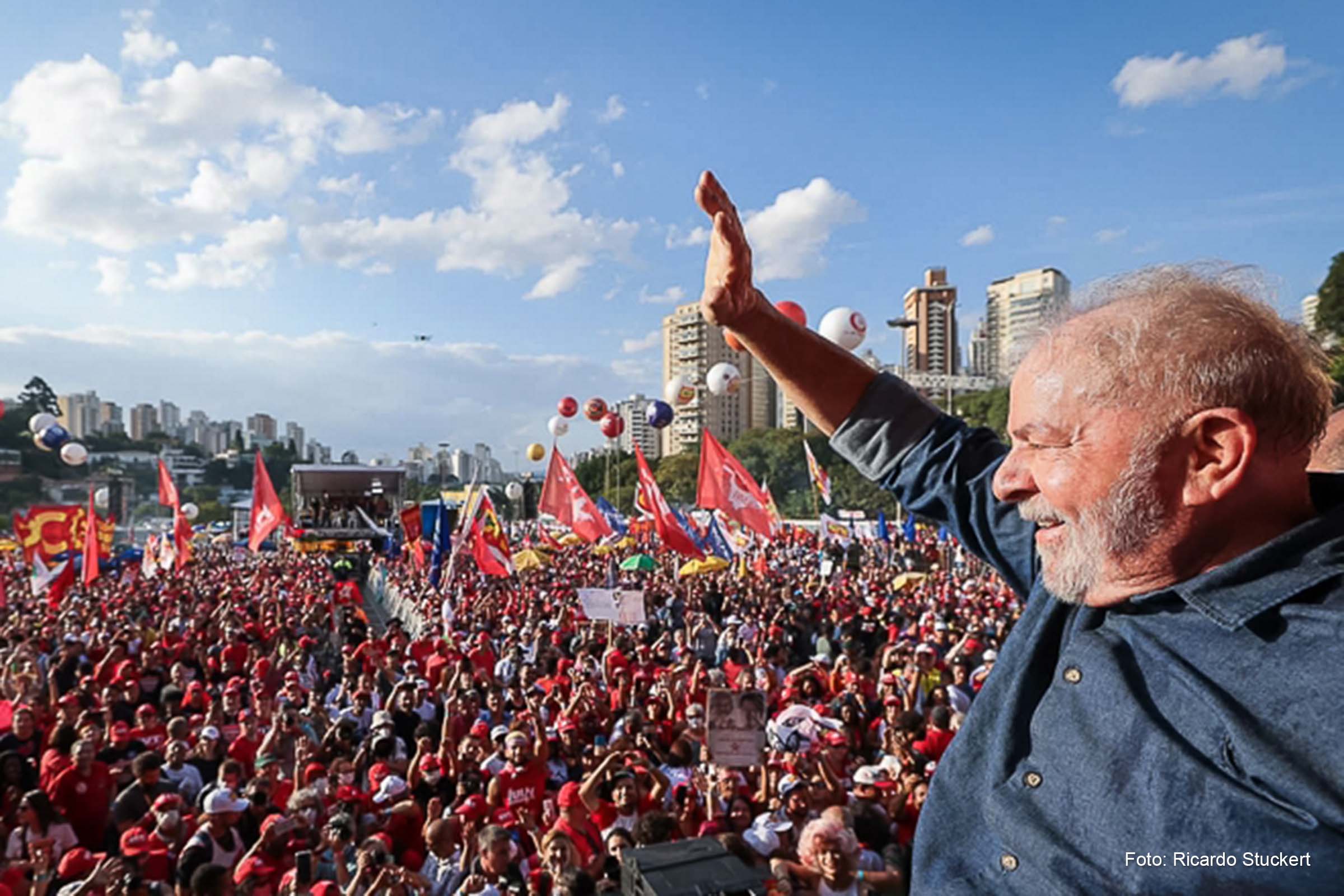 “Temos de lutar para transformar aquilo que é inflação em aumento de salário, para que o povo possa comer e viver melhor nesse país”, afirmou Lula.