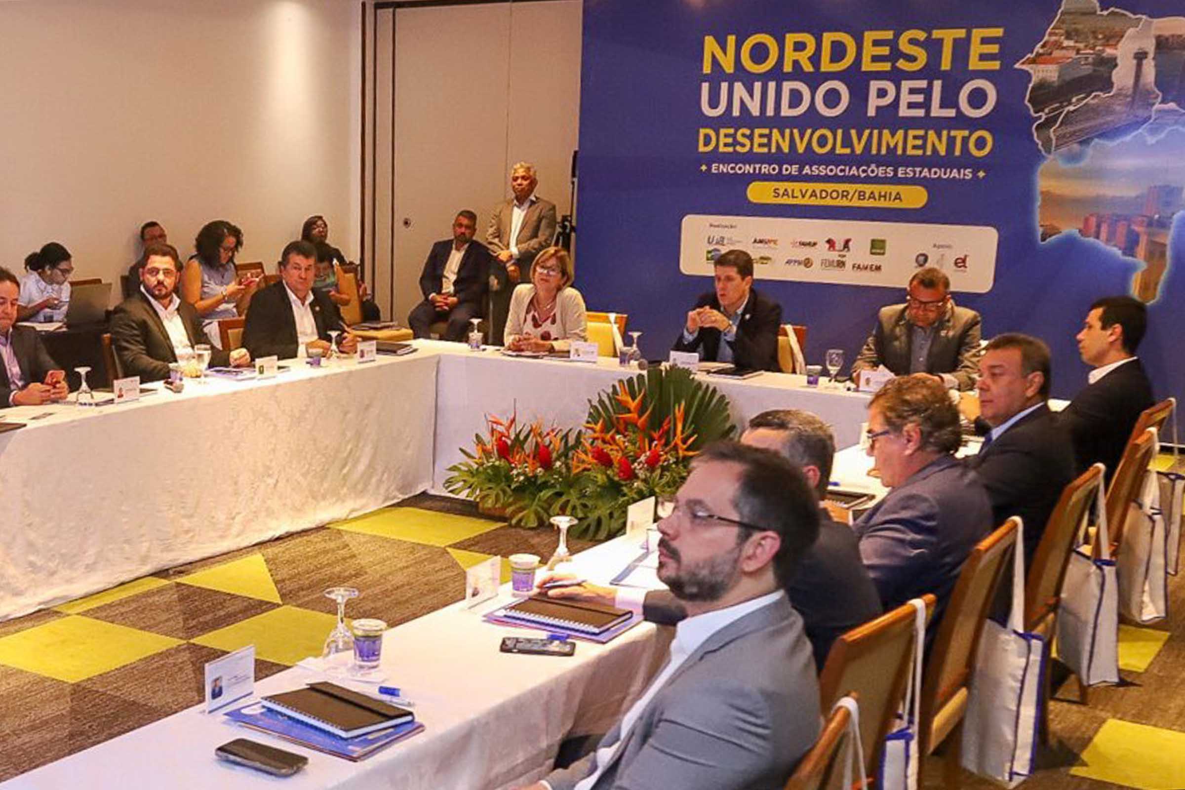 Prefeitos participam do 'Encontro Nordeste Unido pelo Desenvolvimento';