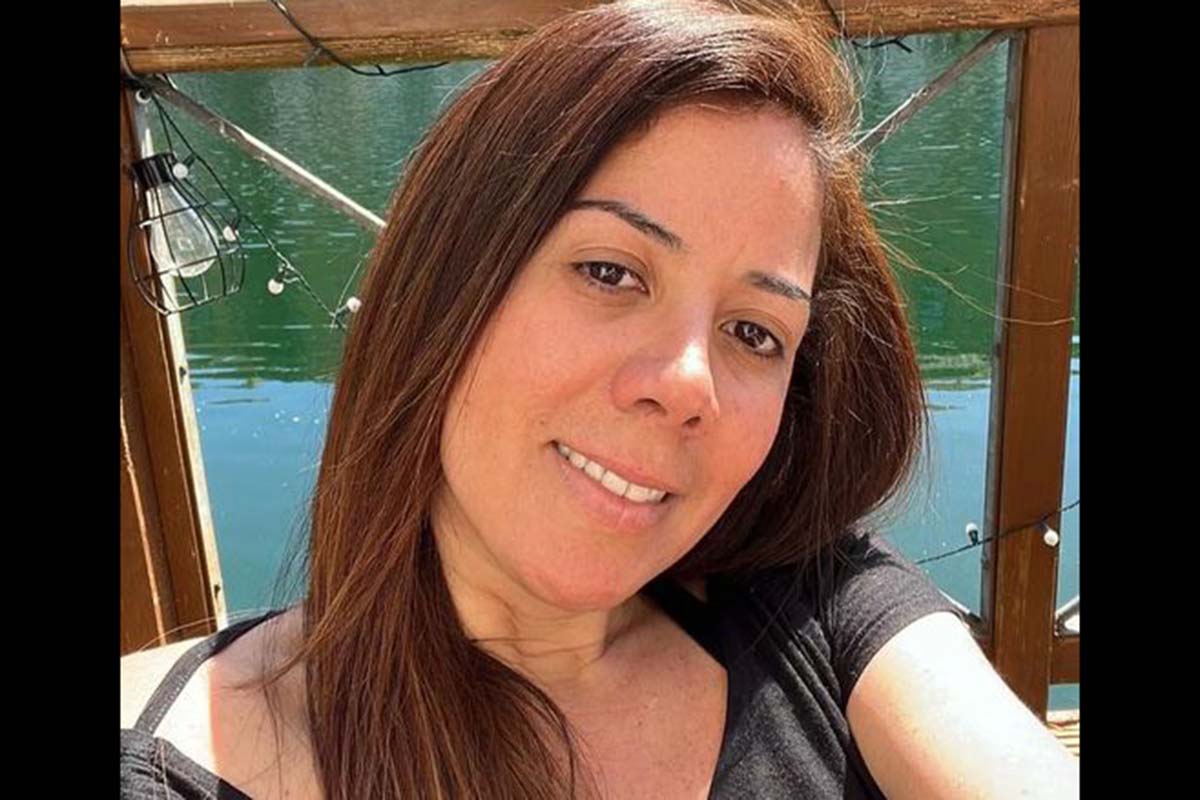 A economista Priscila Larangeira Bahiense, na sua residência em Londres.