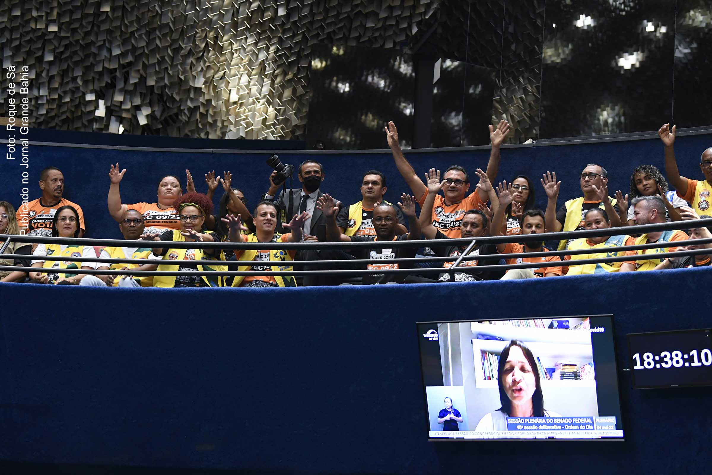 Proposta do piso salarial dos agentes comunitários tramitou por 11 anos no Congresso Nacional e foi acompanhada por grande mobilização de agentes comunitários, tanto na CCJ quanto no Plenário. Vai à promulgação.