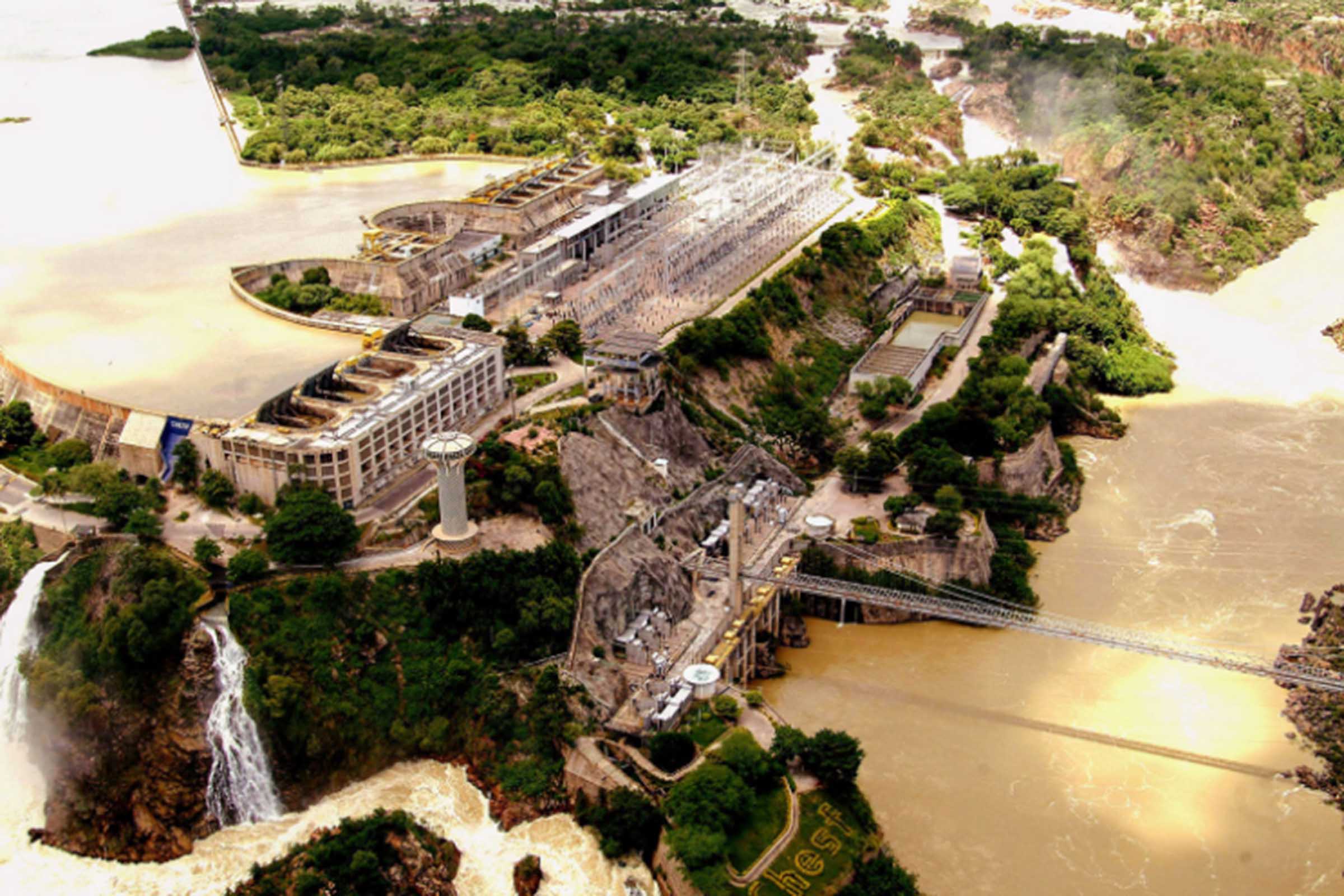 Vista aérea do Complexo Hidrelétrico de Paulo Afonso, na Bahia.