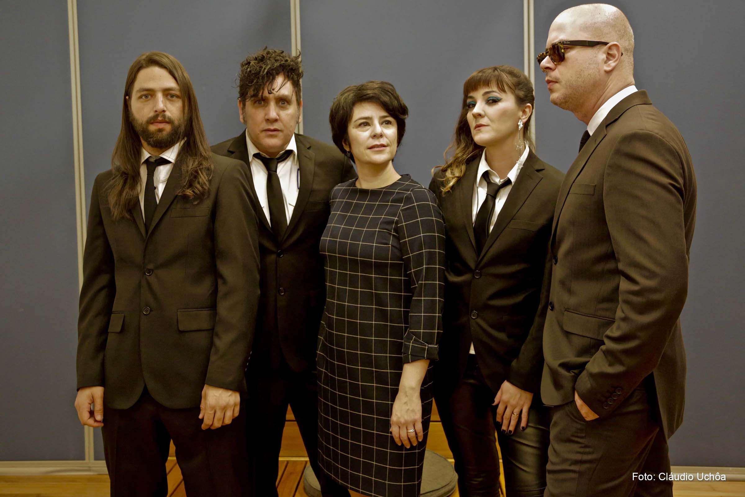Contemporâneos, amigos e fãs dos Beatles, Autoramas e Fernanda Takai dividem palco pela primeira vez.
