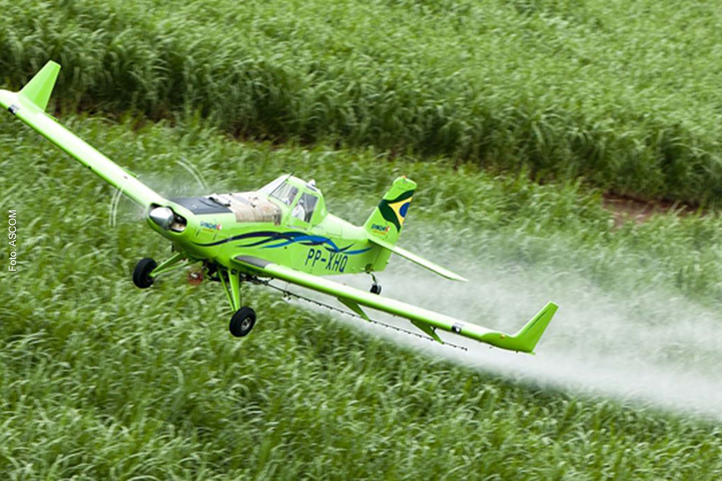 As aeronaves devem atender normas técnicas definidas pelo poder público e ser pilotadas por profissionais qualificados para a atividade.