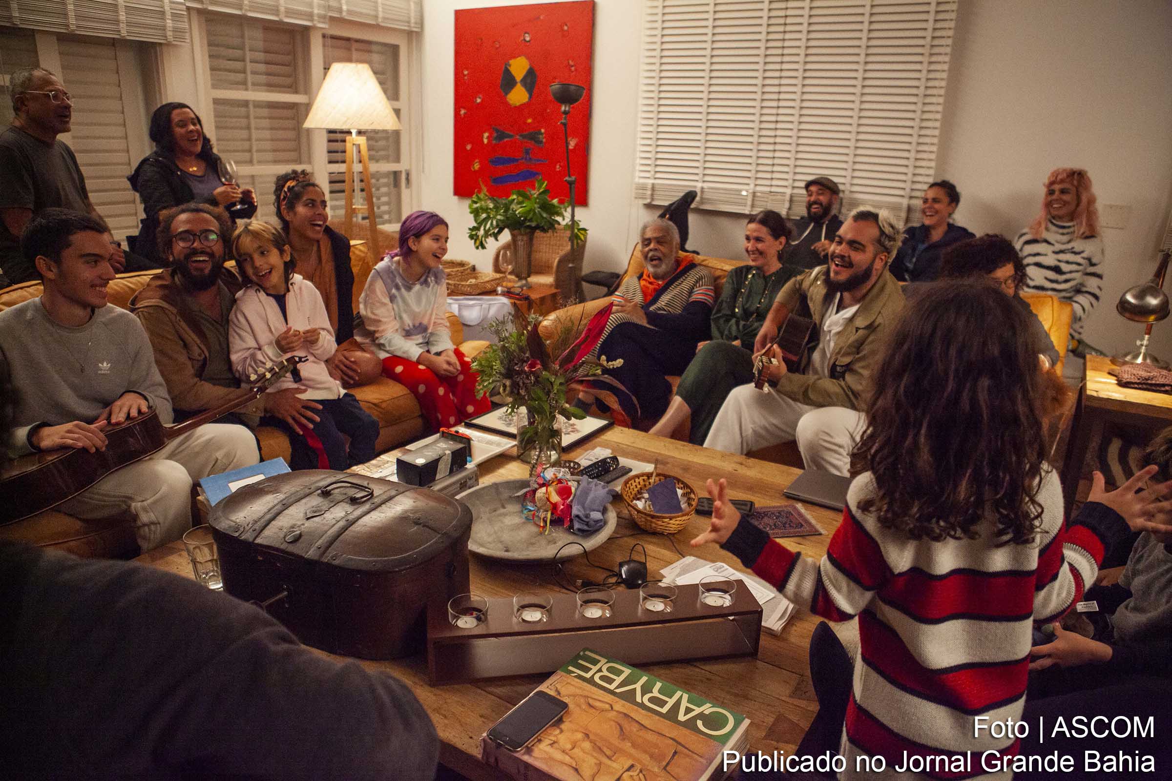 Cena da série em 'Em casa com os Gil' é lançada pela Prime Video.