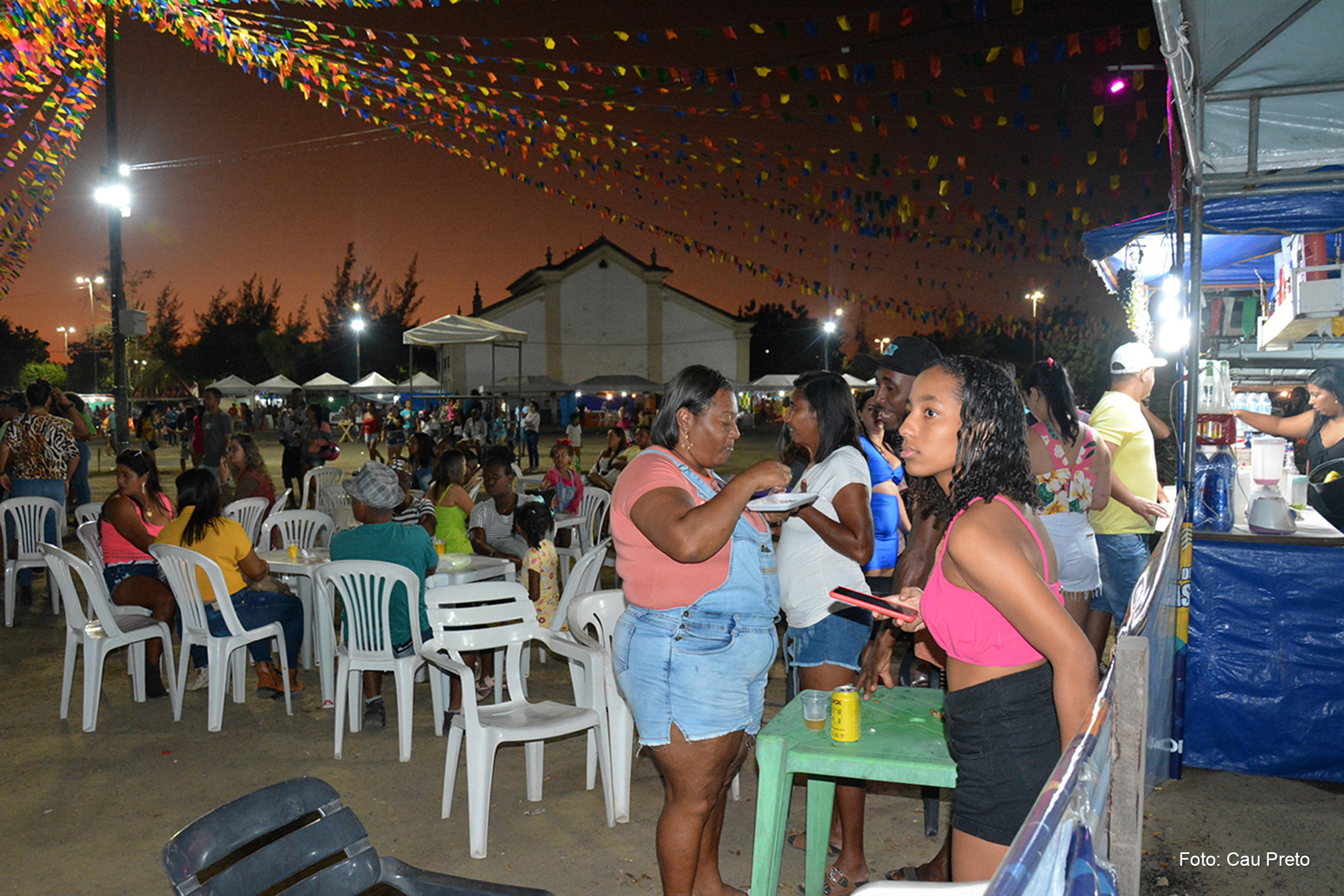 Prefeitura de Feira de Santana garantiu as atrações e a estrutura da festa com a montagem das barracas, ornamentação, banheiros, iluminação, segurança e o palco.