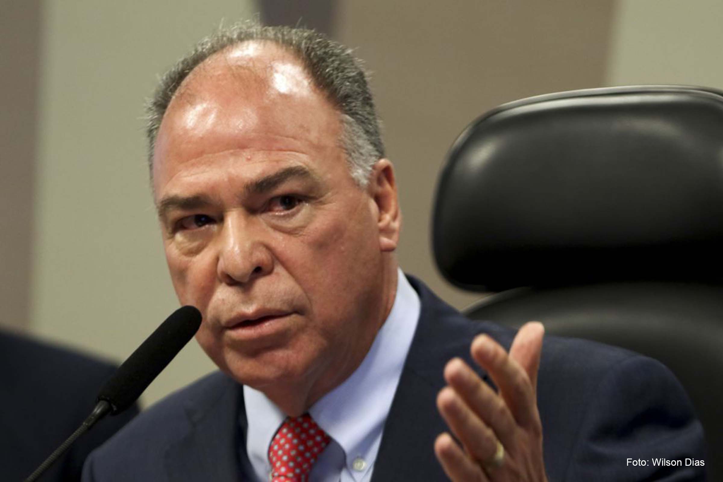 Senador Fernando Bezerra (MDB-PE), afirmou que a aprovação dos projetos voltados à redução dos combustíveis nos postos pode derrubar em R$ 1,65 o preço da gasolina.