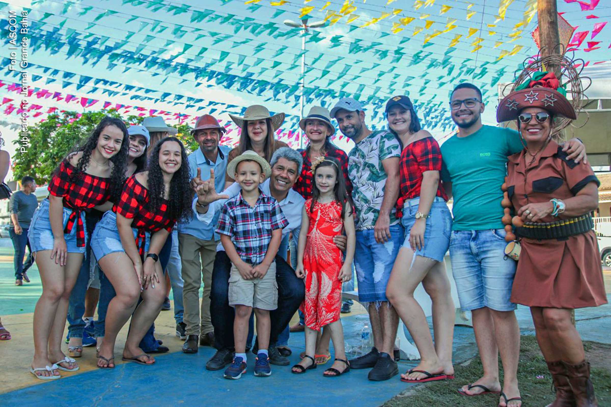 Jerônimo Rodrigues cumpre agenda de pré-campanha em 13 municípios da Bahia, durante os festejos juninos de 2022.