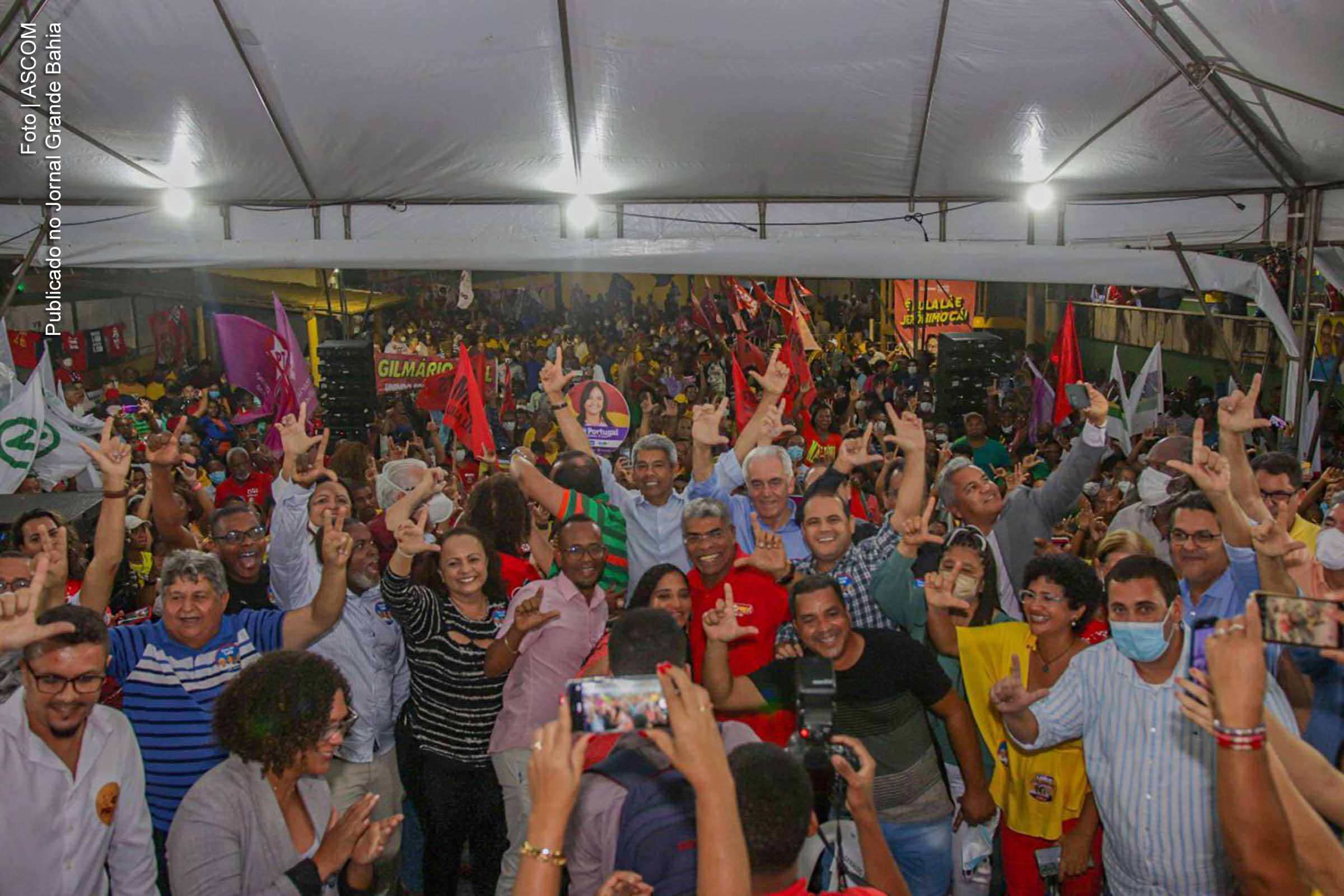 Jerônimo Rodrigues e Otto Alencar participam de encontro com membros da comunidade de Salvador.