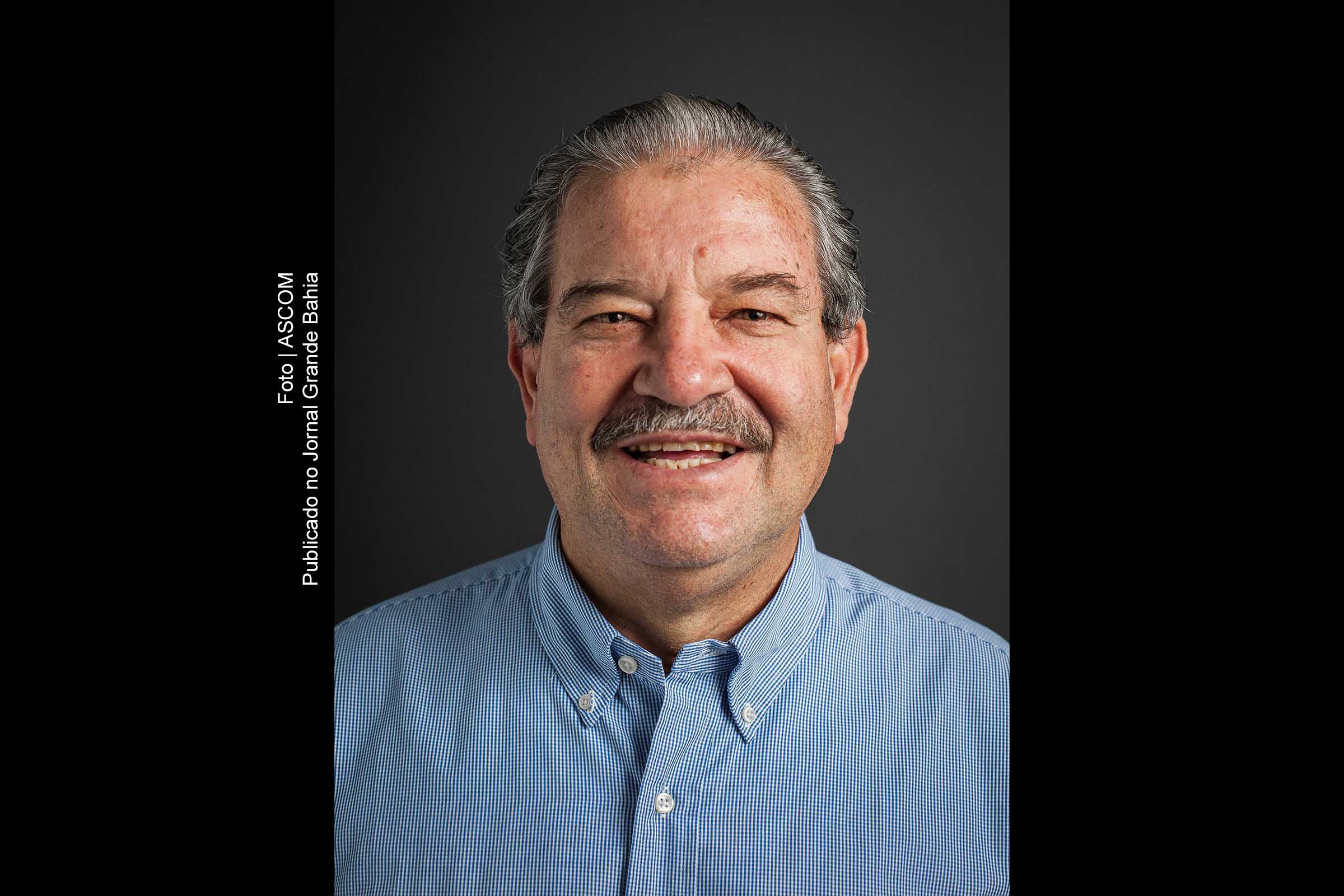 Faleceu na quinta-feira (23/06/2022) o odontólogo Júlio Cesar Mota Pereira, 67, professor do curso de Odontologia da Universidade Estadual de Feira de Santana. Era natural da cidade de Tanquinho.