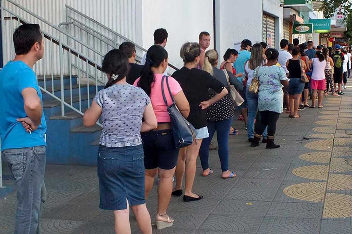 Lei cria serviço civil voluntário nos municípios e no DF