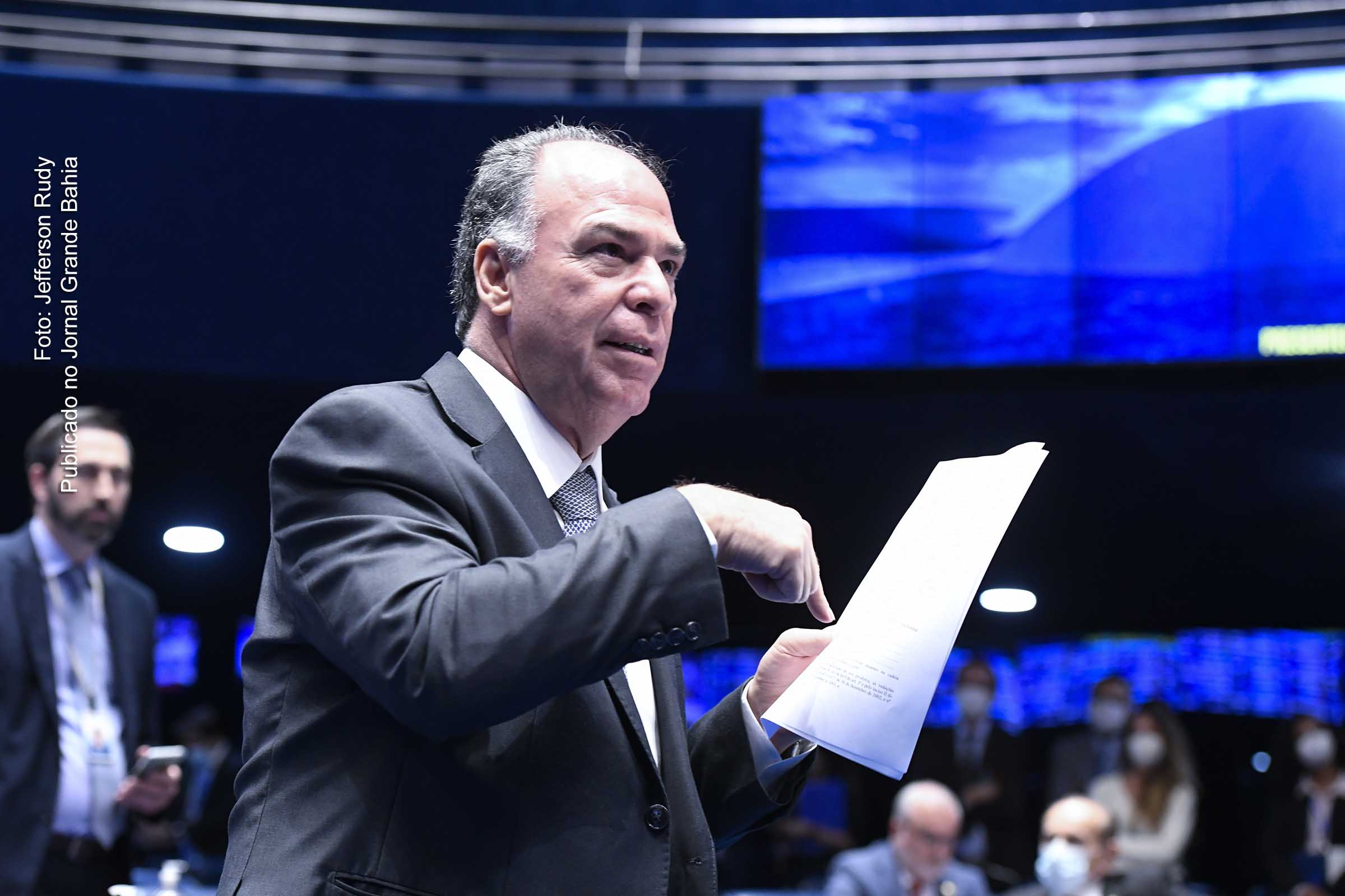 O relator Fernando Bezerra Coelho acolheu quatro emendas de maneira integral e outras nove emendas parcialmente.